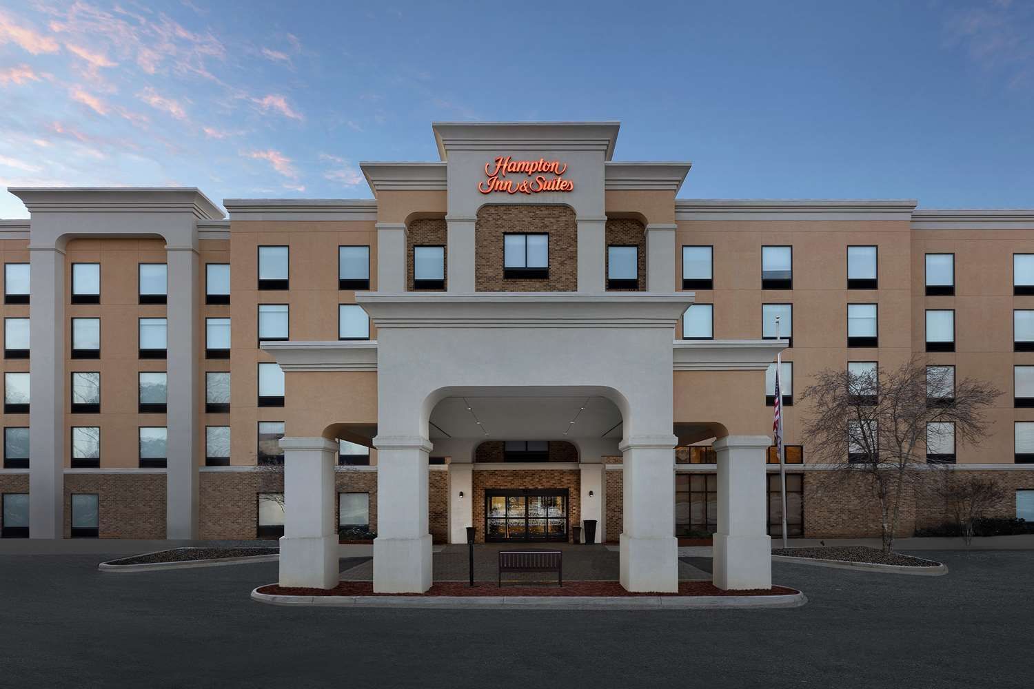 Hampton Inn & Suites Lynchburg 1