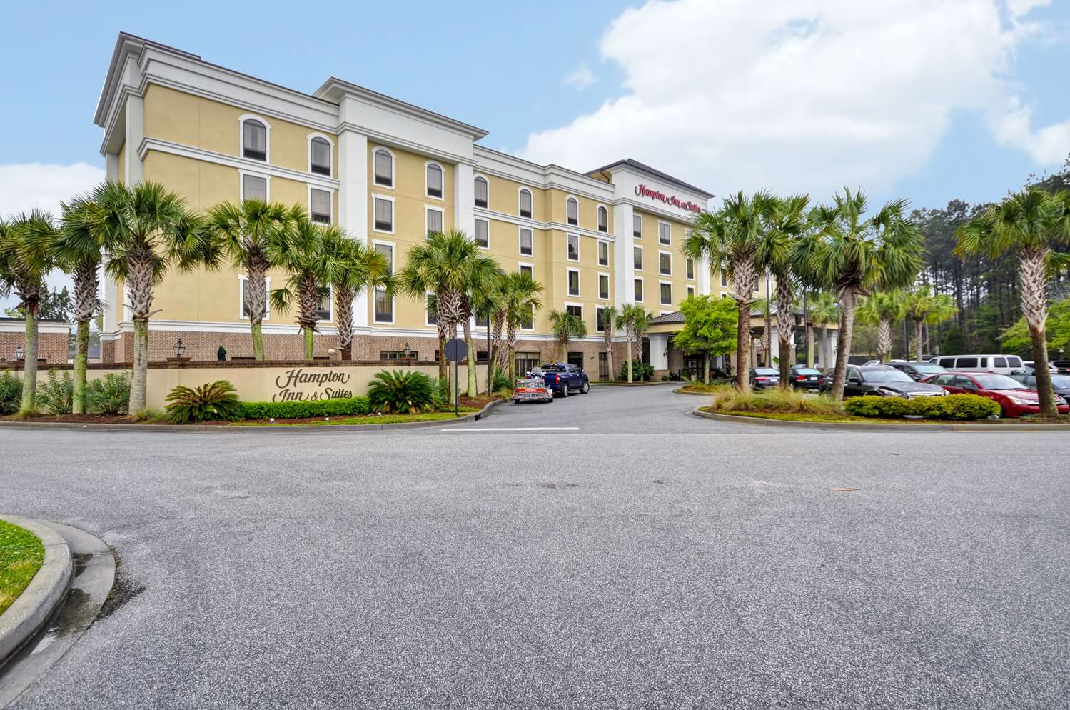 Hampton Inn & Suites North Charleston-University Blvd 2