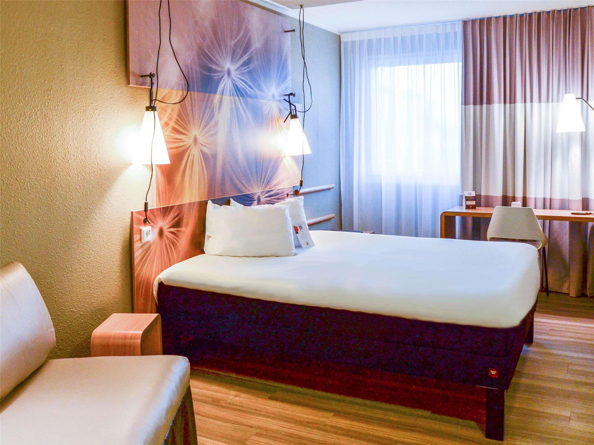 ibis Hotel Frankfurt Airport 2