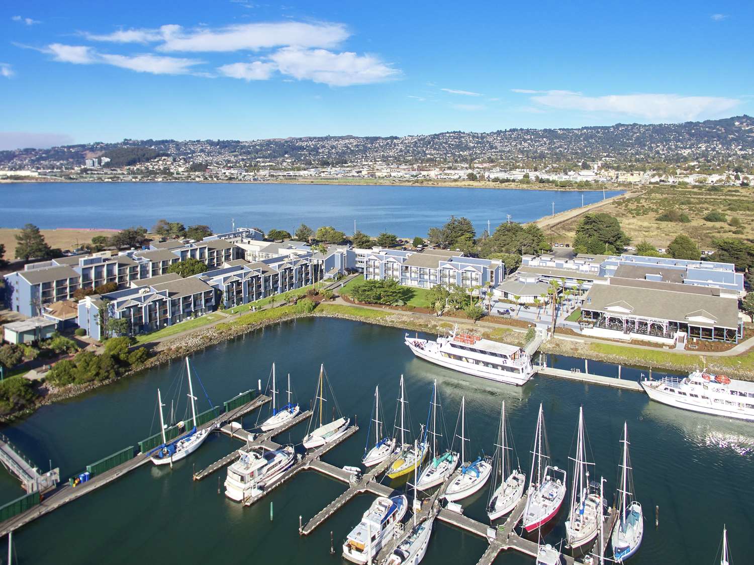 DoubleTree by Hilton Hotel Berkeley Marina 1