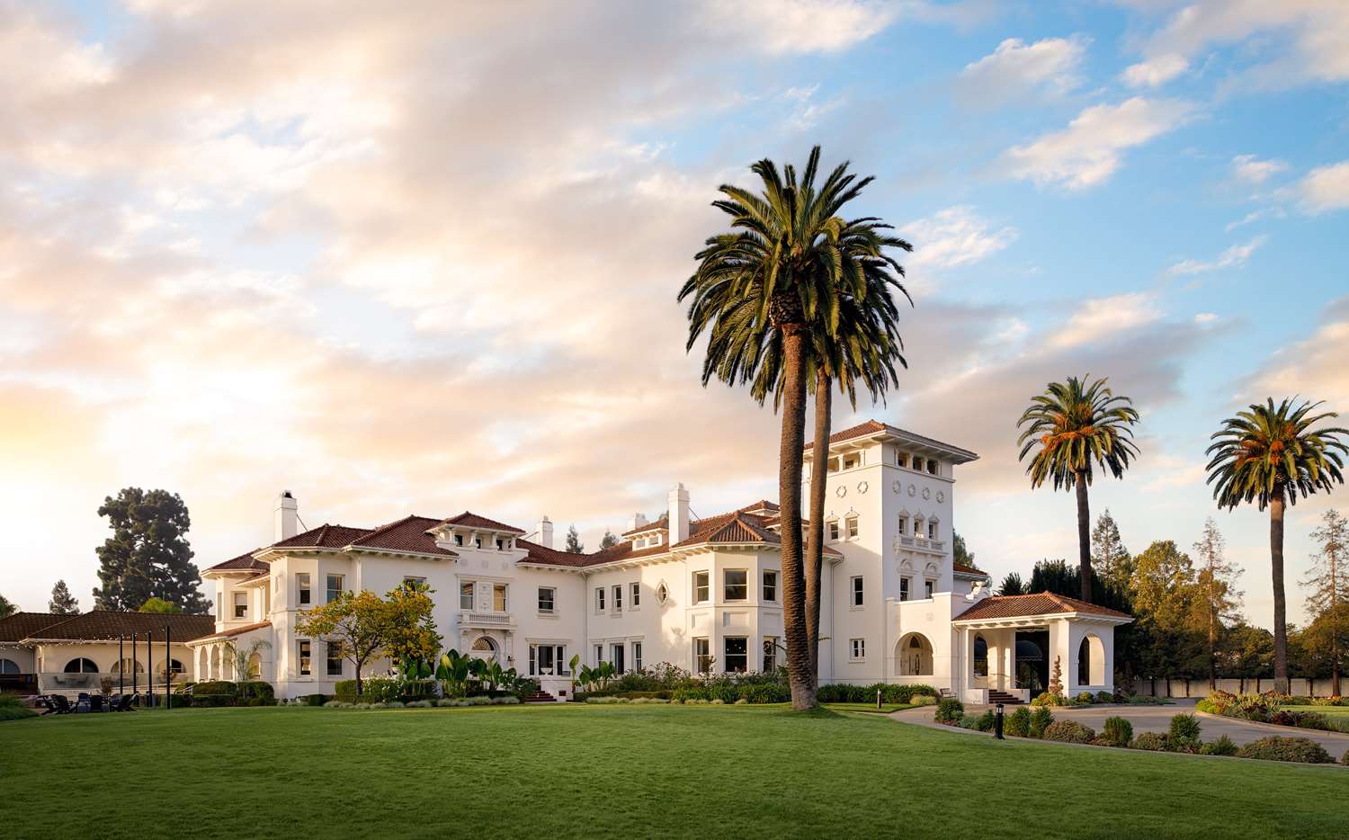 Hayes Mansion San Jose, Curio Collection by Hilton 1