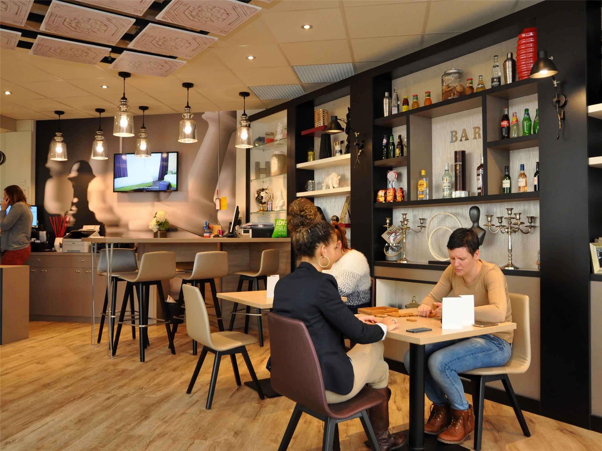 ibis Styles Rouen Nord-Barentin 1