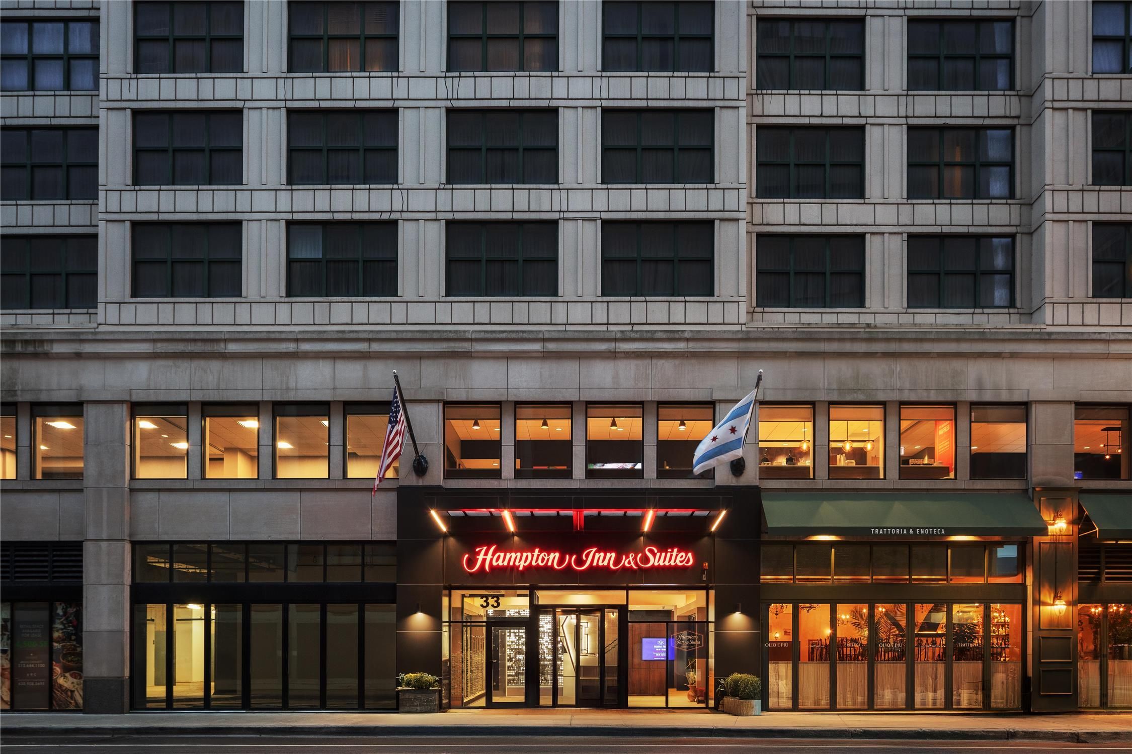 Hampton Inn & Suites Chicago-Downtown 2