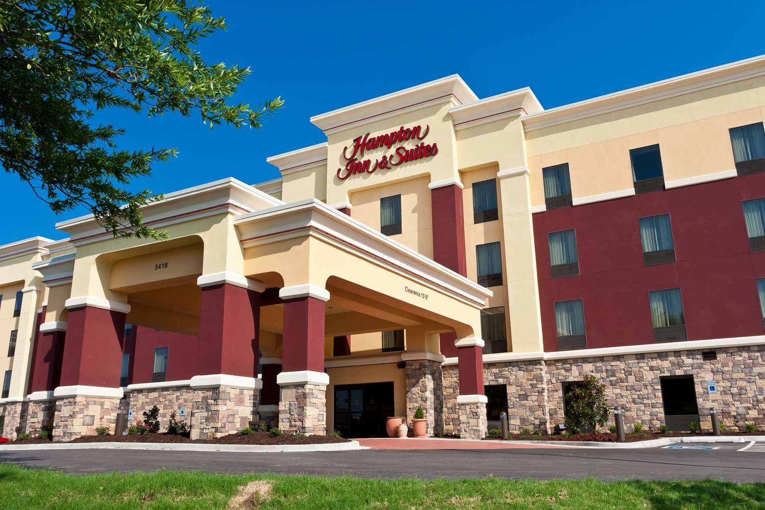 Hampton Inn & Suites Tulsa/Central 1