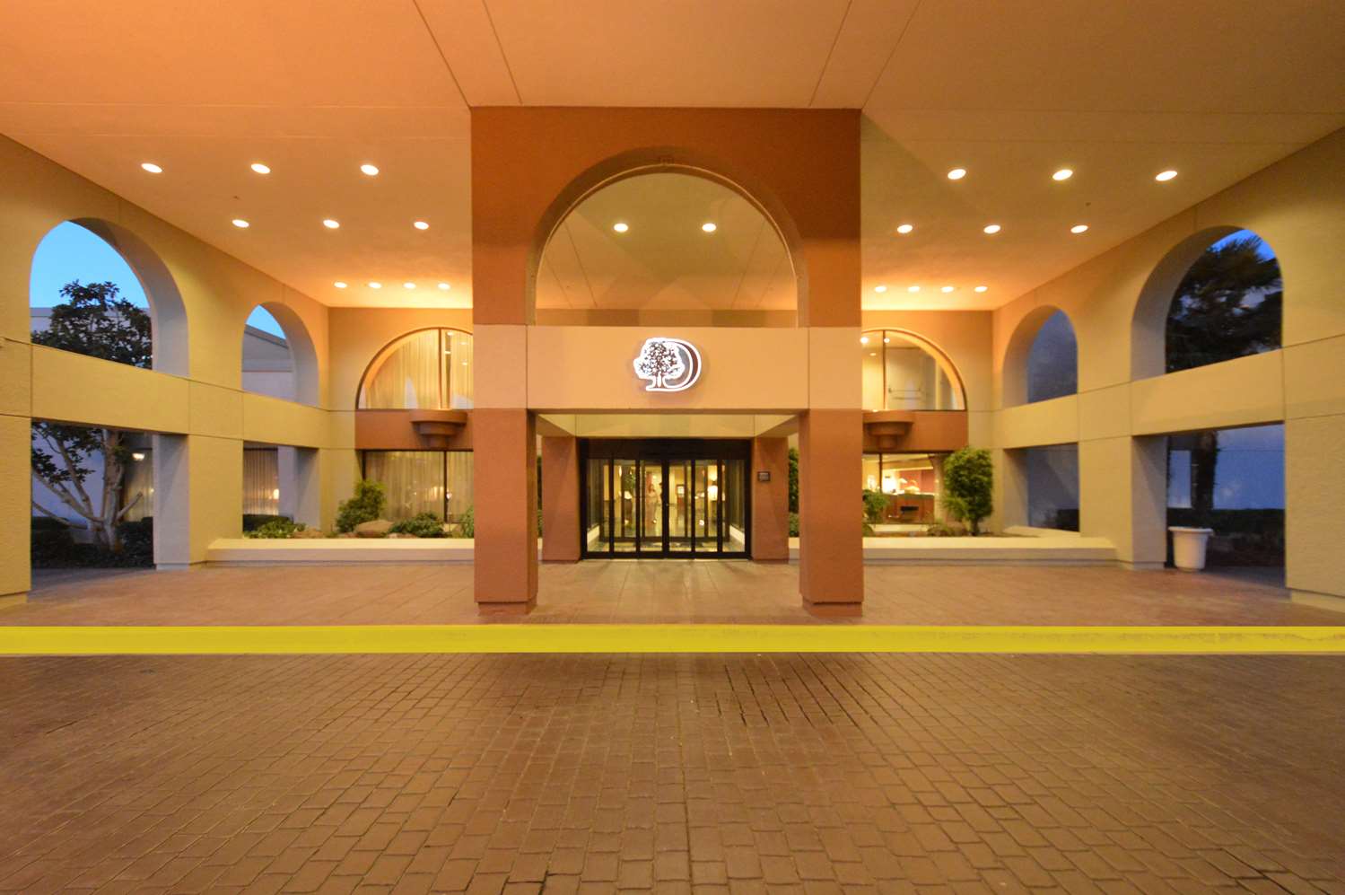DoubleTree by Hilton Newark Fremont 1