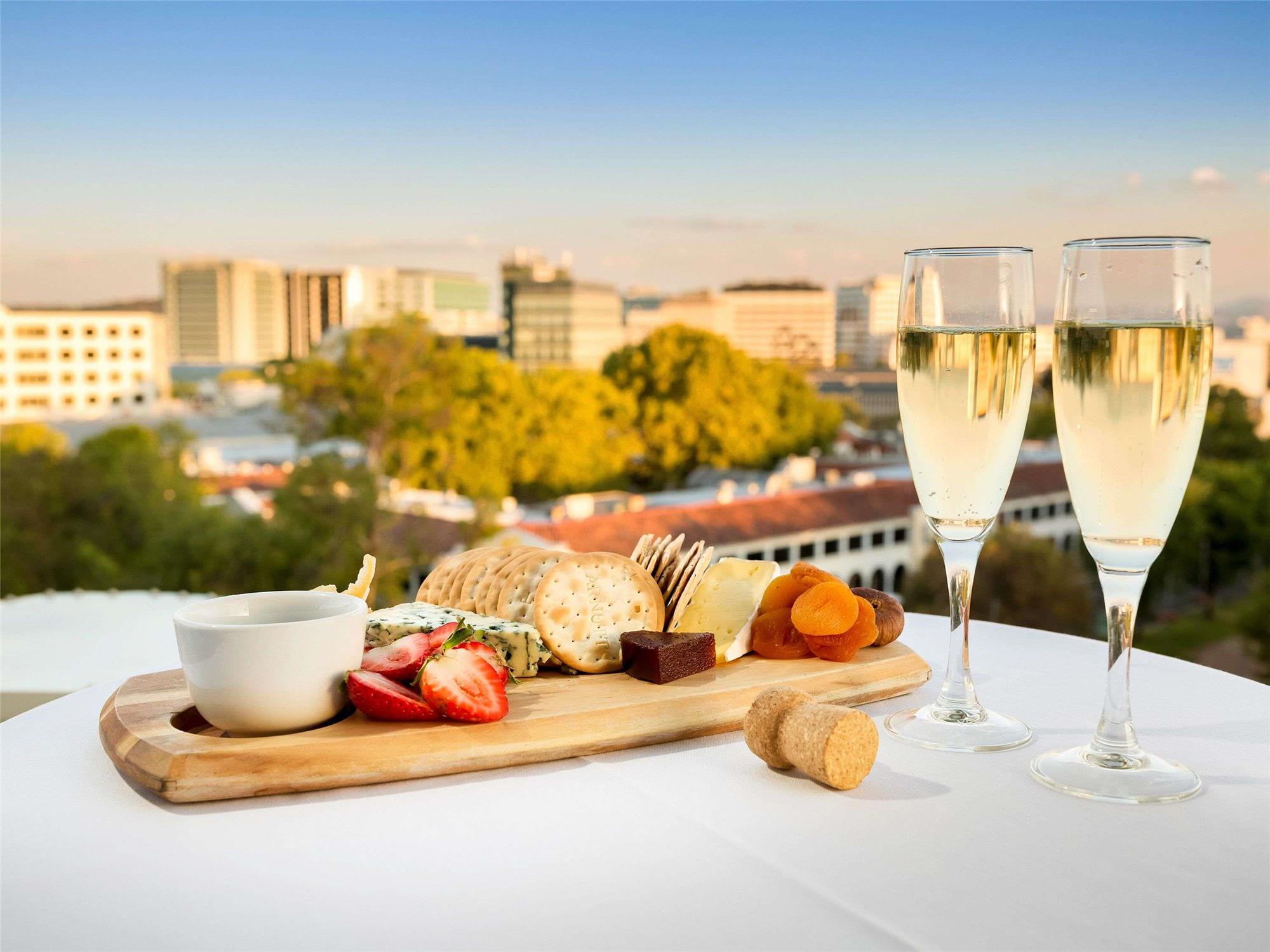 Novotel Canberra 1