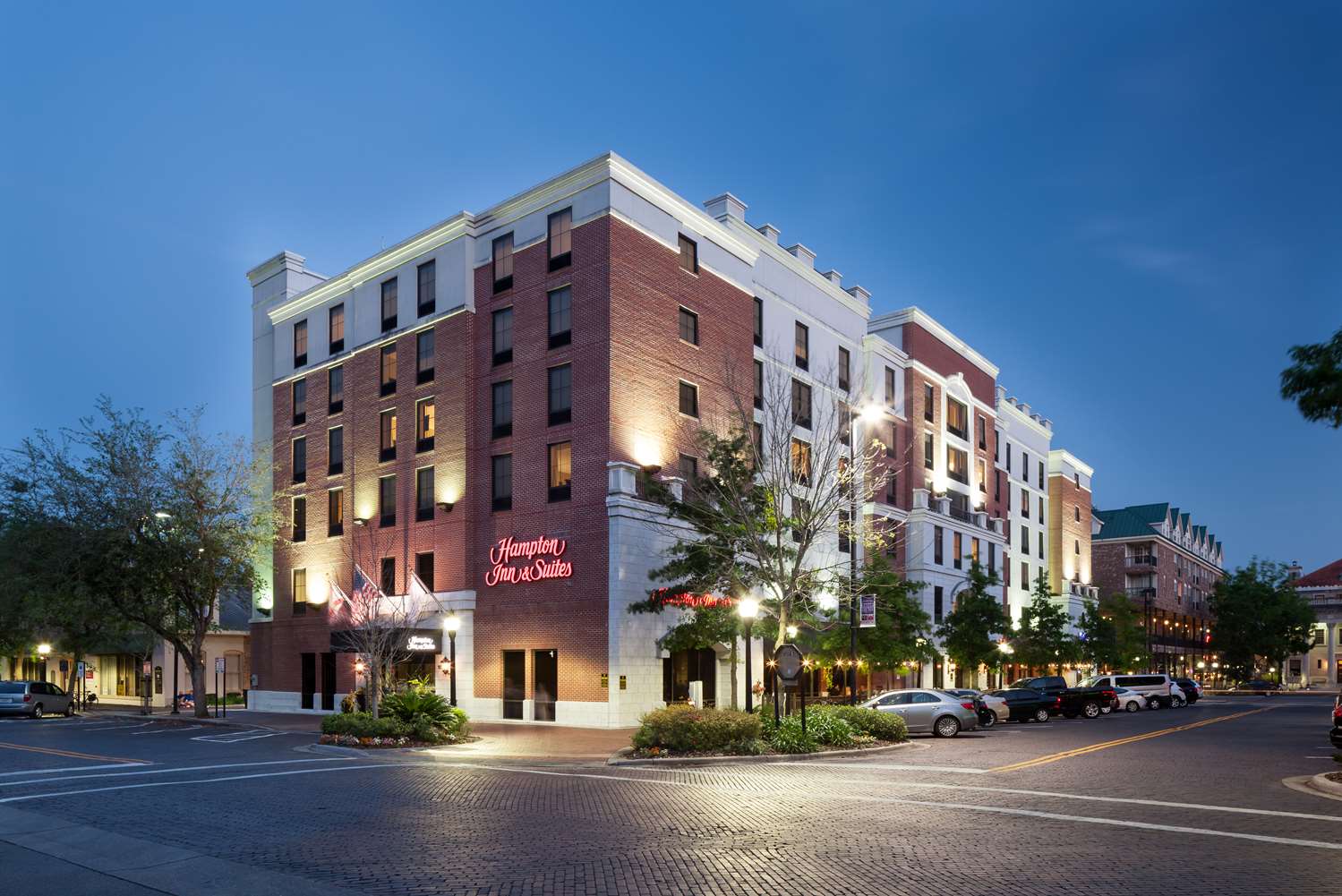 Hampton Inn & Suites Gainesville-Downtown 1