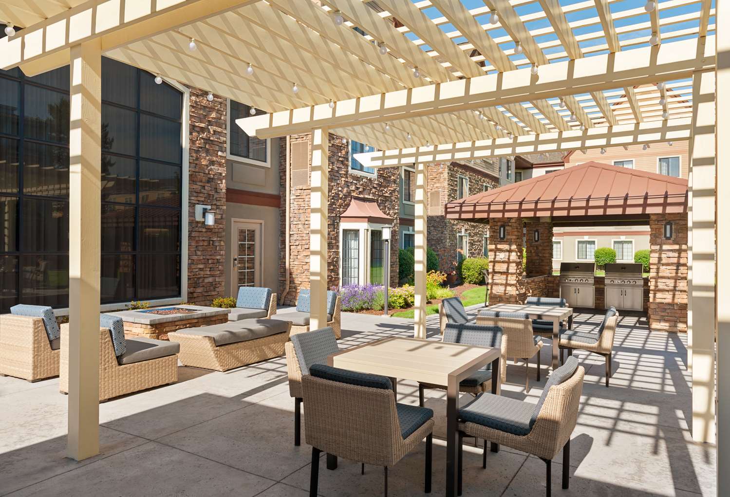 Homewood Suites by Hilton Portland Airport 2