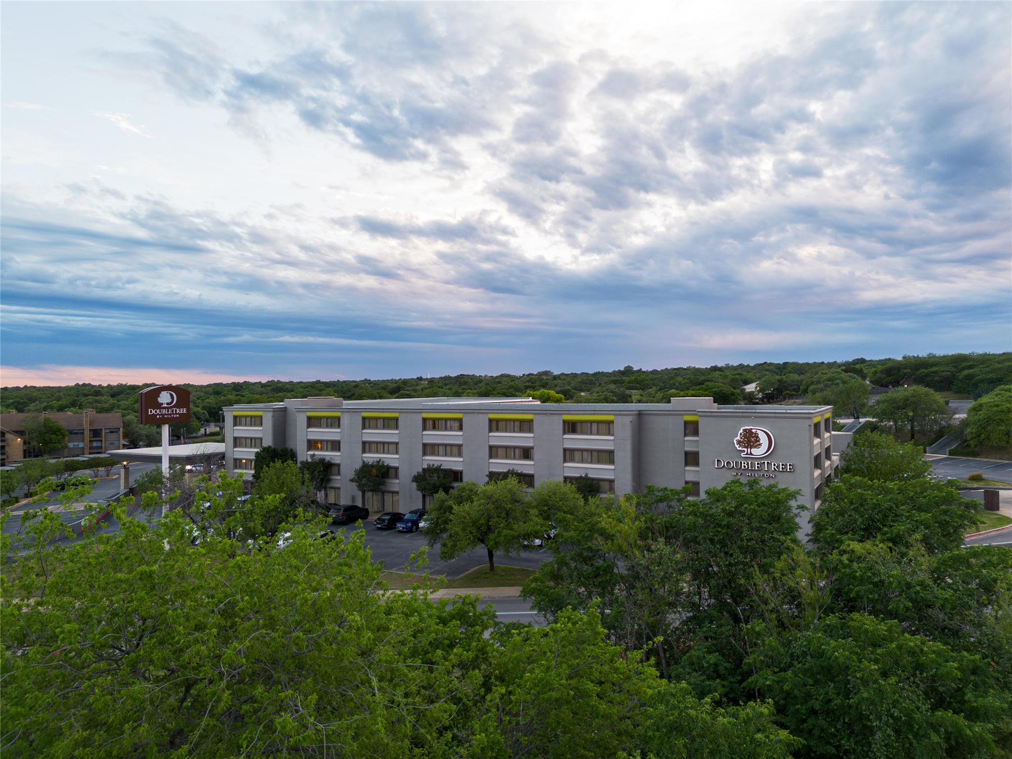 DoubleTree by Hilton Austin Northwest Arboretum 1