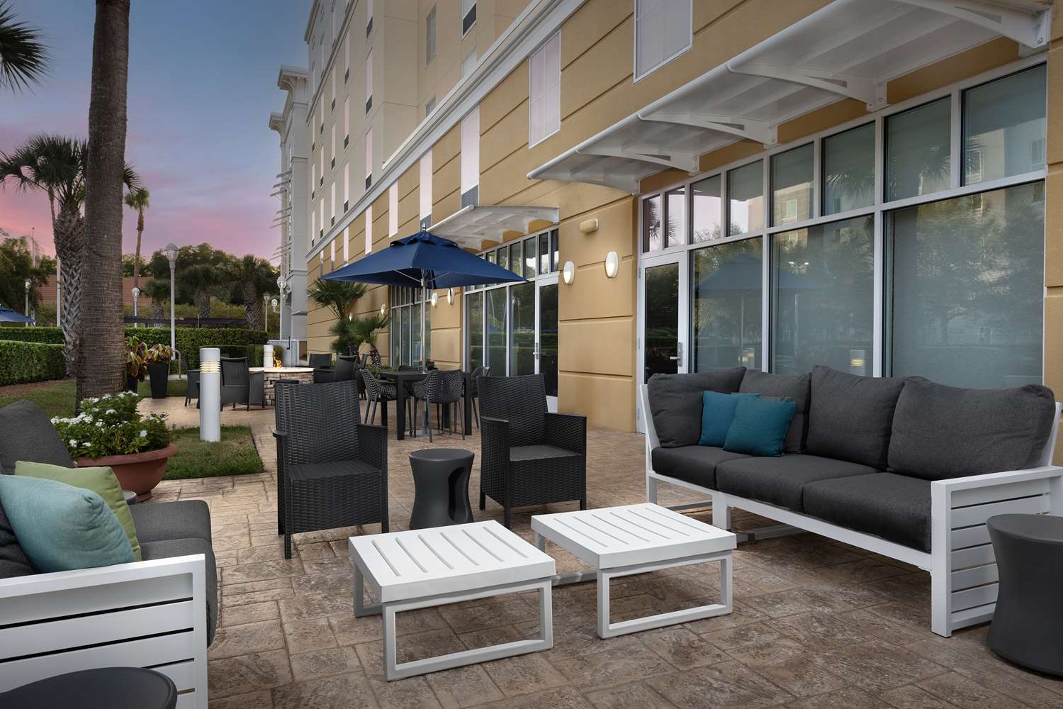 Hampton Inn & Suites Orlando-North/Altamonte Springs 2