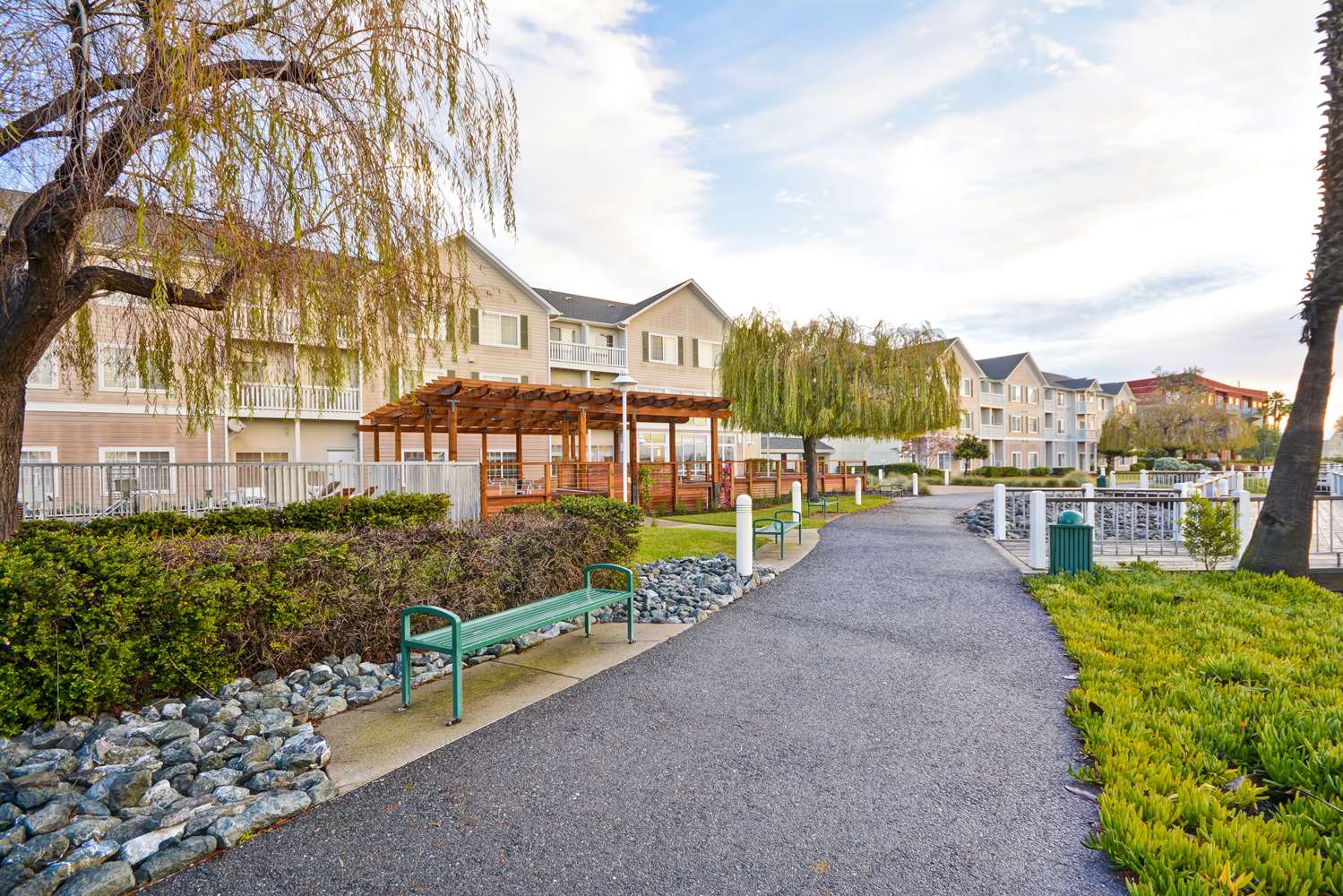 Homewood Suites by Hilton Oakland-Waterfront 2