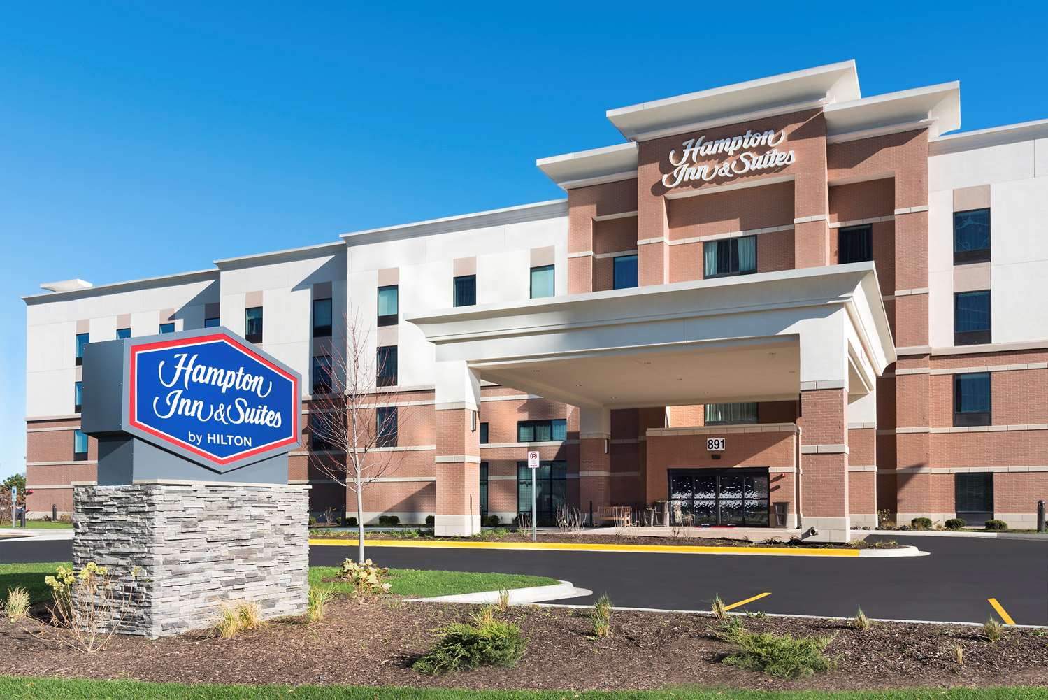 Hampton Inn & Suites by Hilton Chicago Schaumburg IL 1