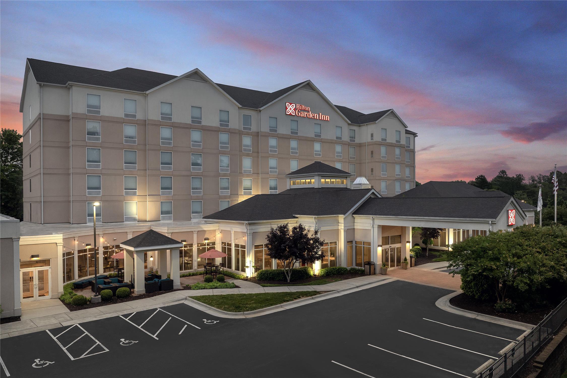 Hilton Garden Inn Greensboro Airport 2