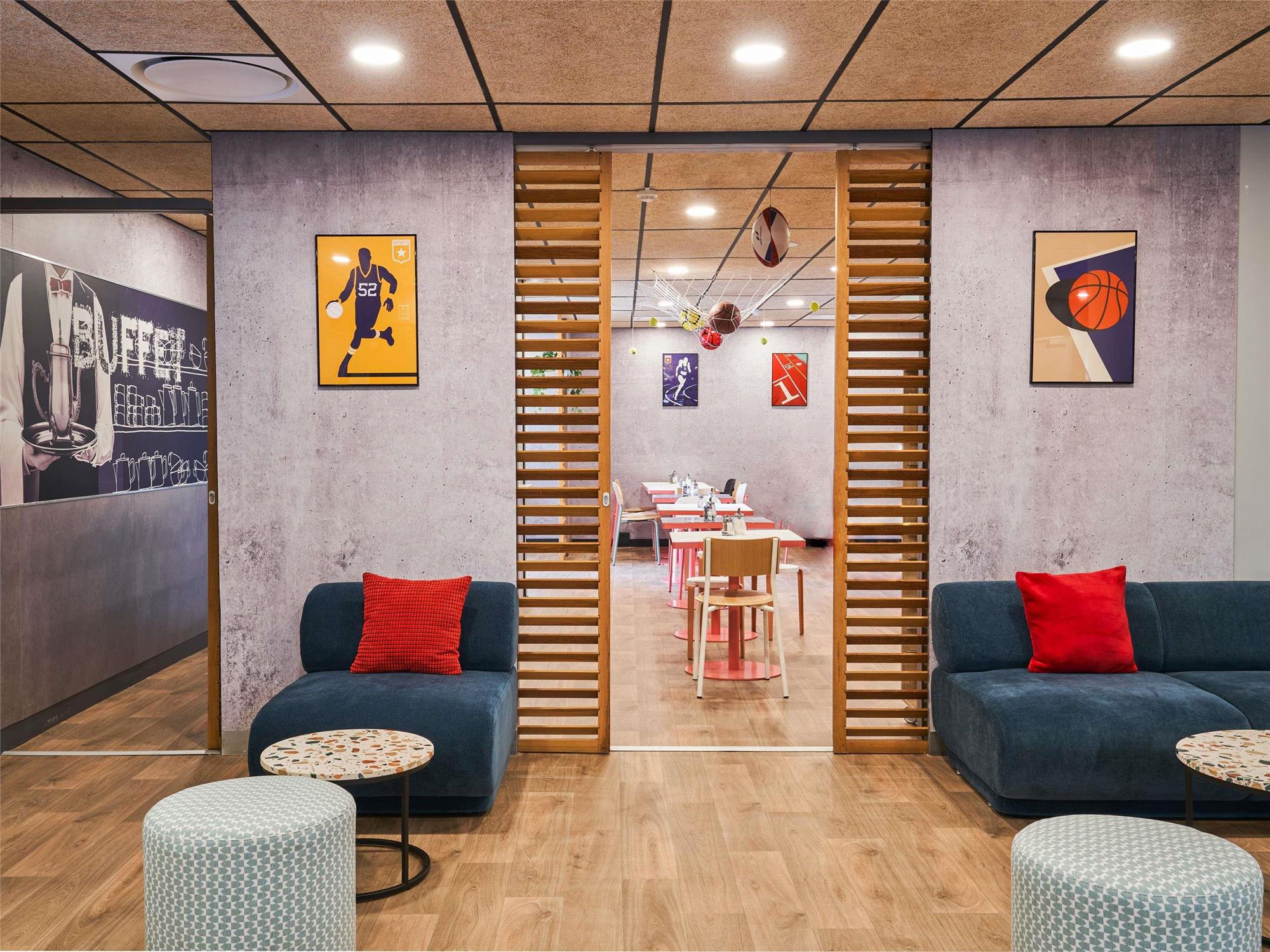 ibis budget Saint-Maurice 1