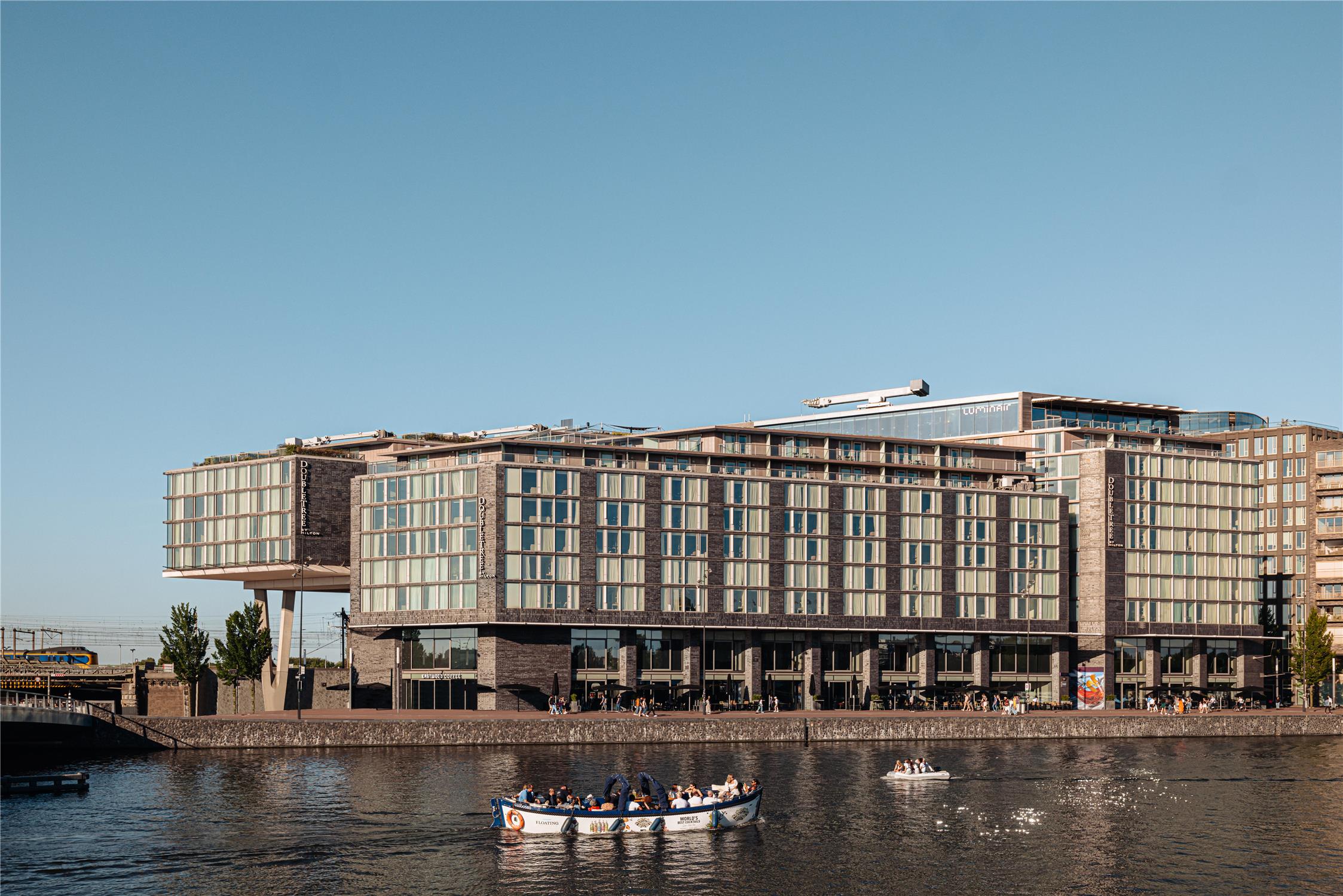DoubleTree by Hilton Amsterdam Centraal Station 1