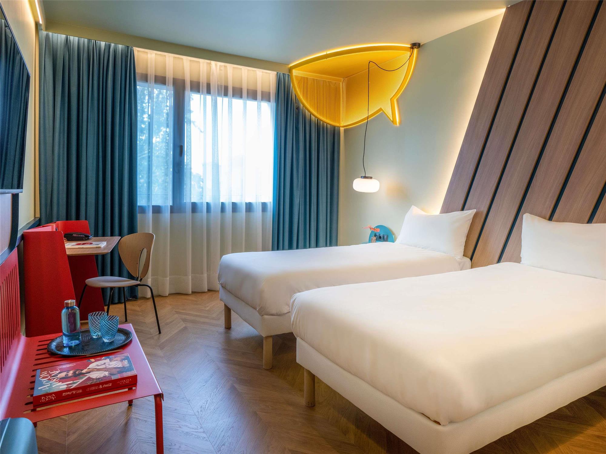 Standard Twin Room