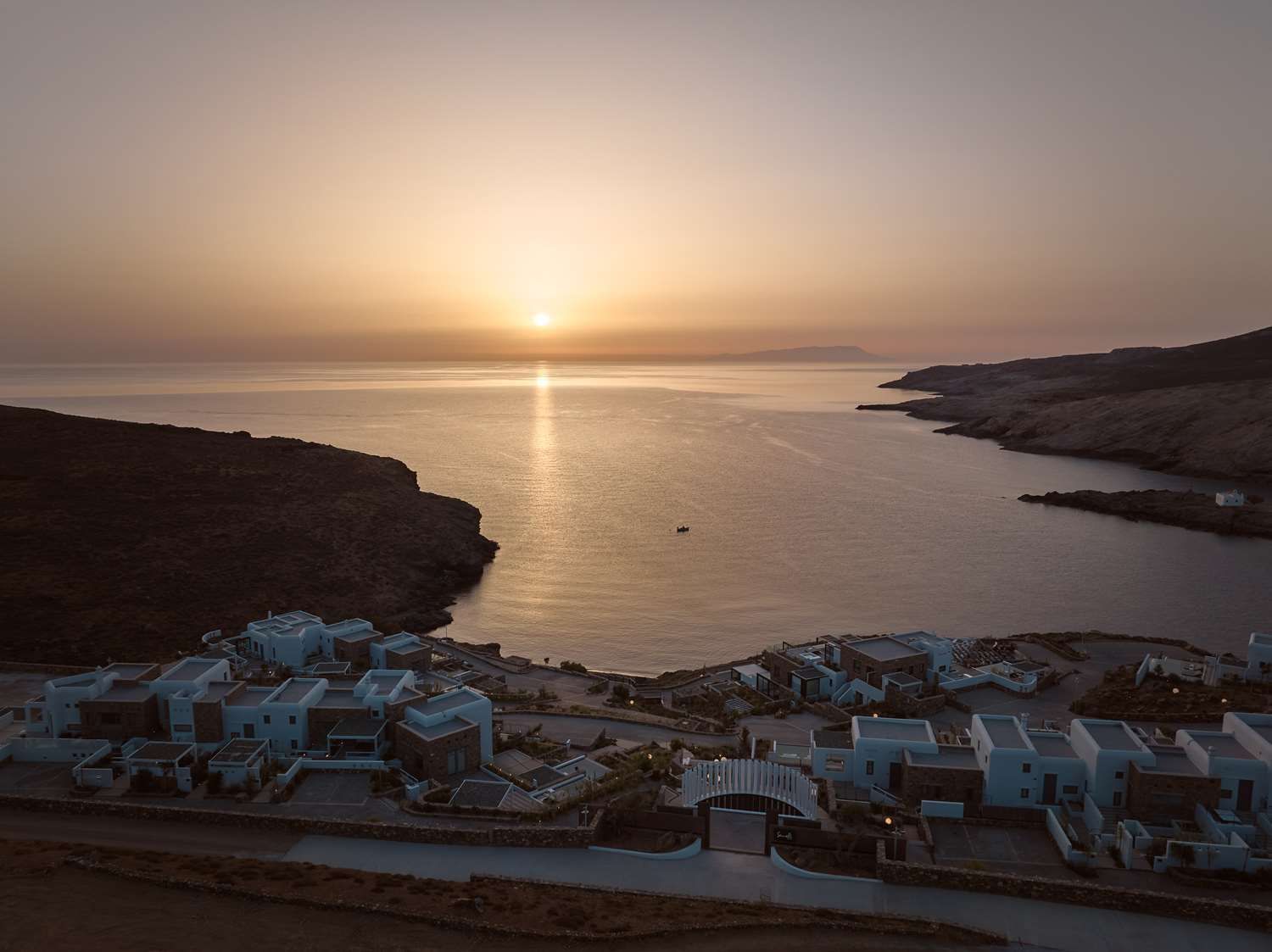 Semeli Coast Mykonos Curio Collection by Hilton 2