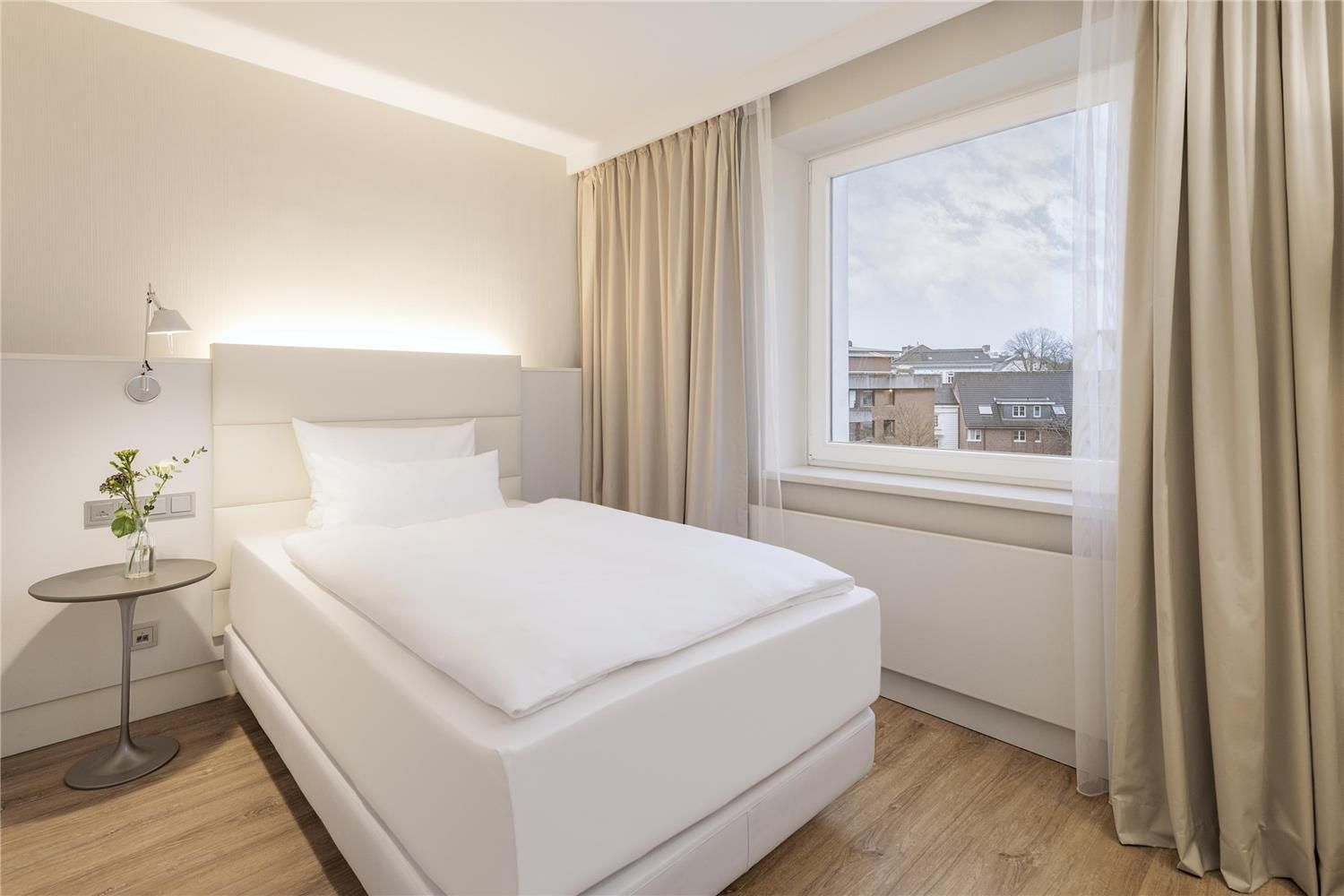 Standard single room