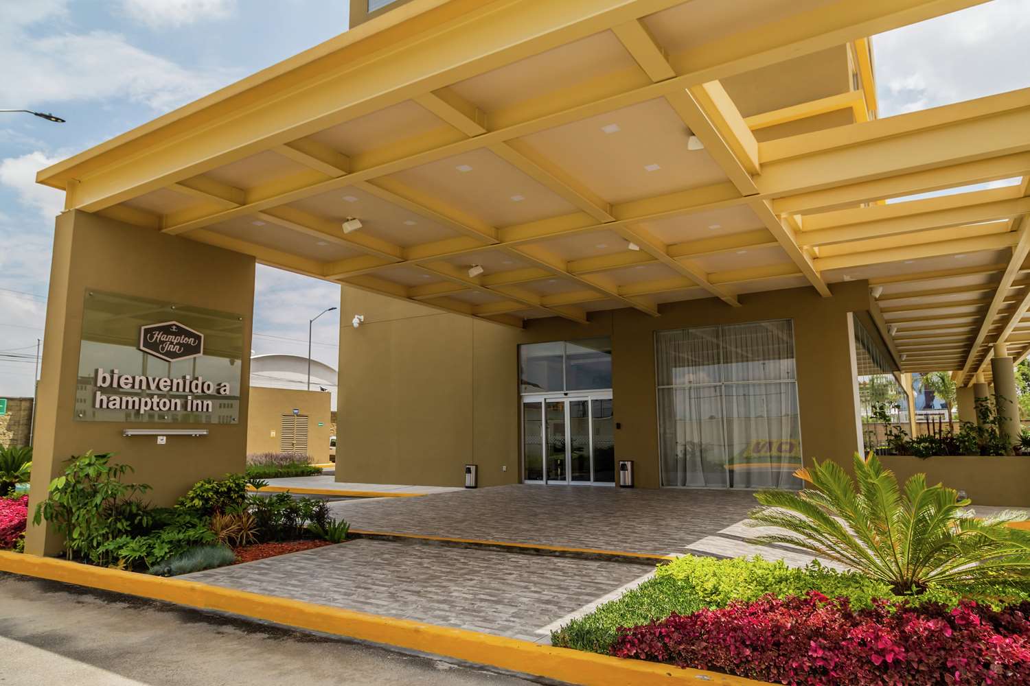 Hampton Inn & Suites By Hilton Puebla 2