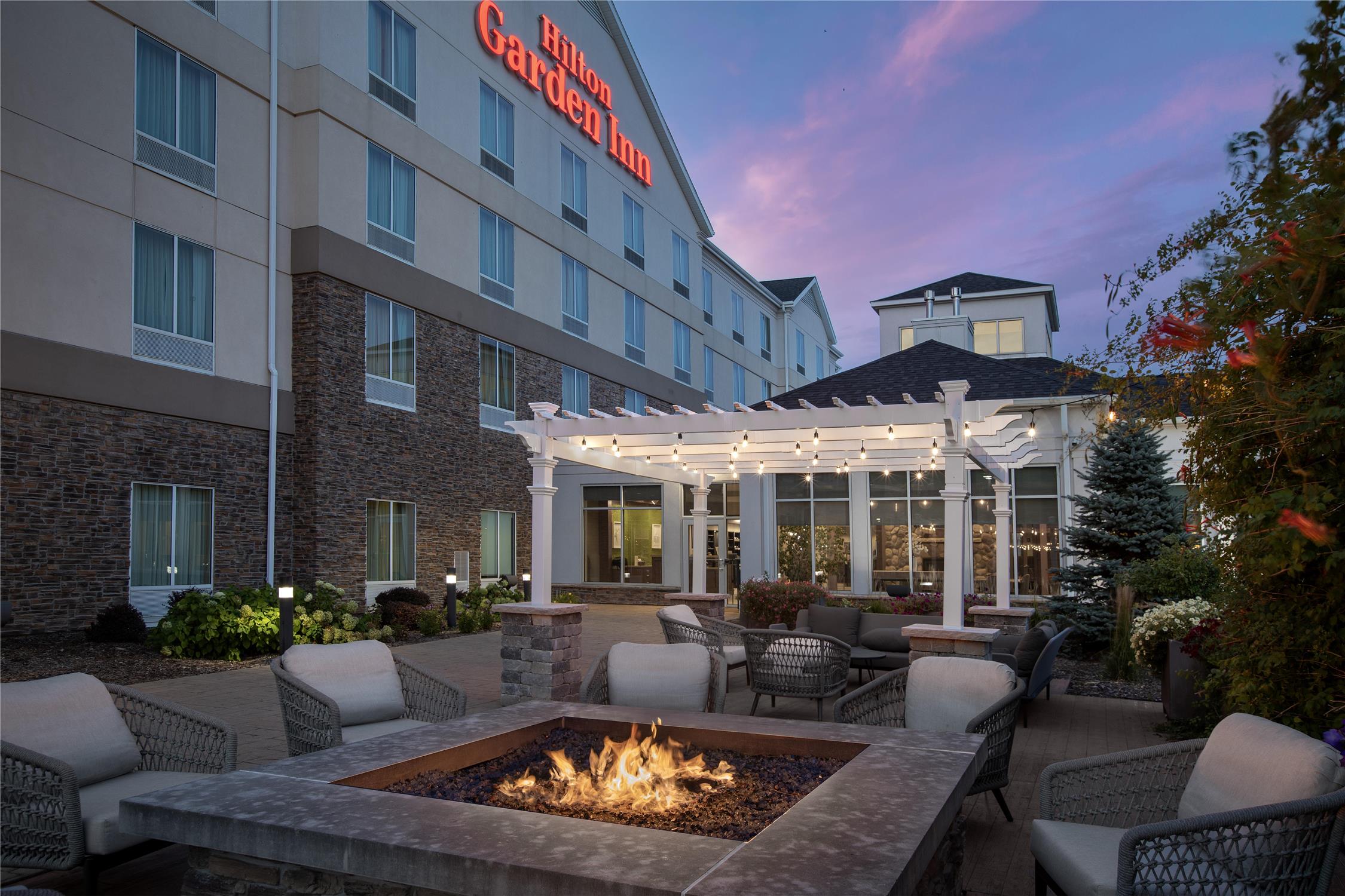 Hilton Garden Inn Cedar Falls 1