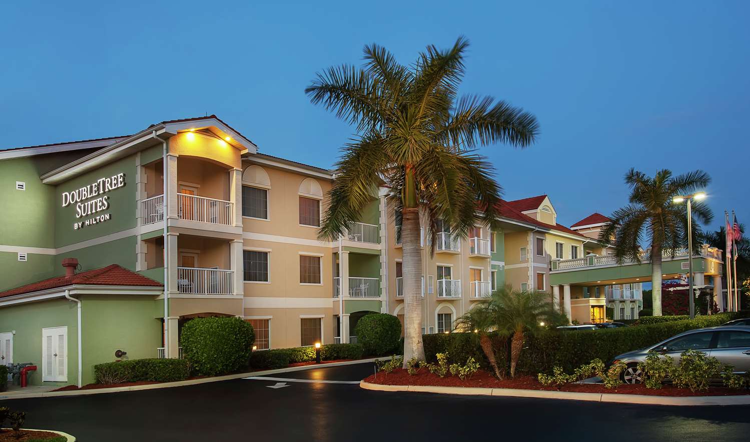 DoubleTree Suites by Hilton Naples 2