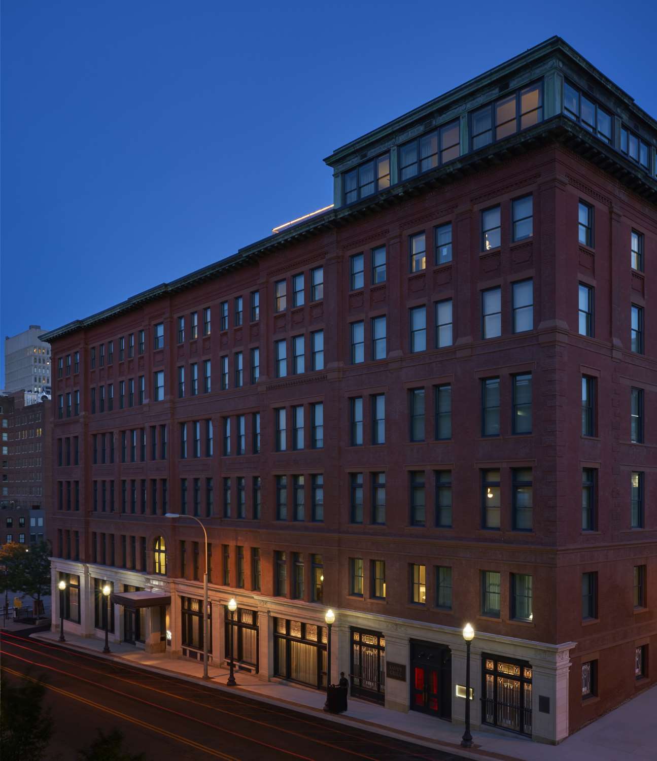 Hotel Savoy Kansas City, Tapestry Collection by Hilton 2