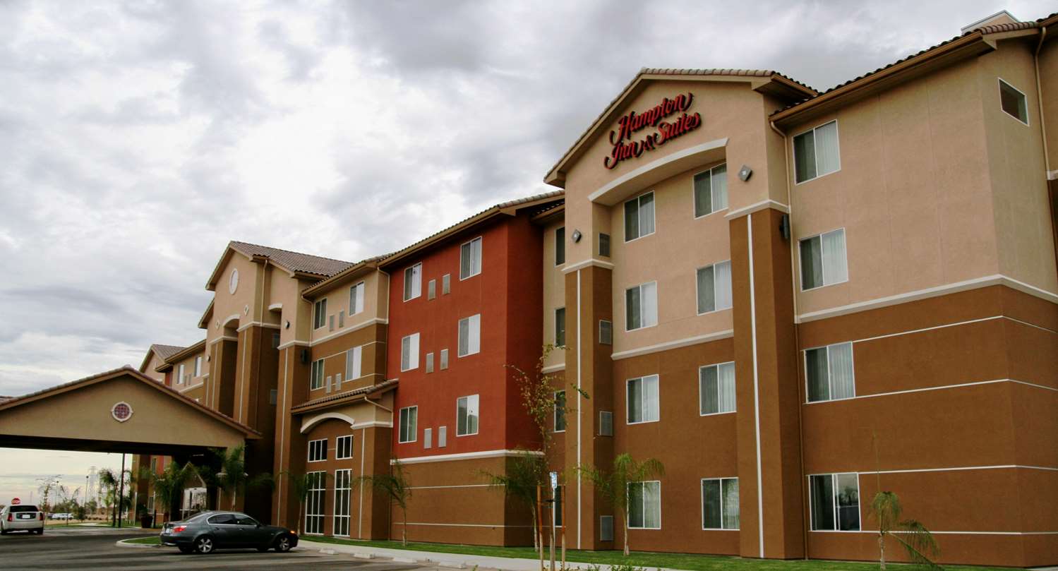 Hampton Inn & Suites Bakersfield North-Airport 2