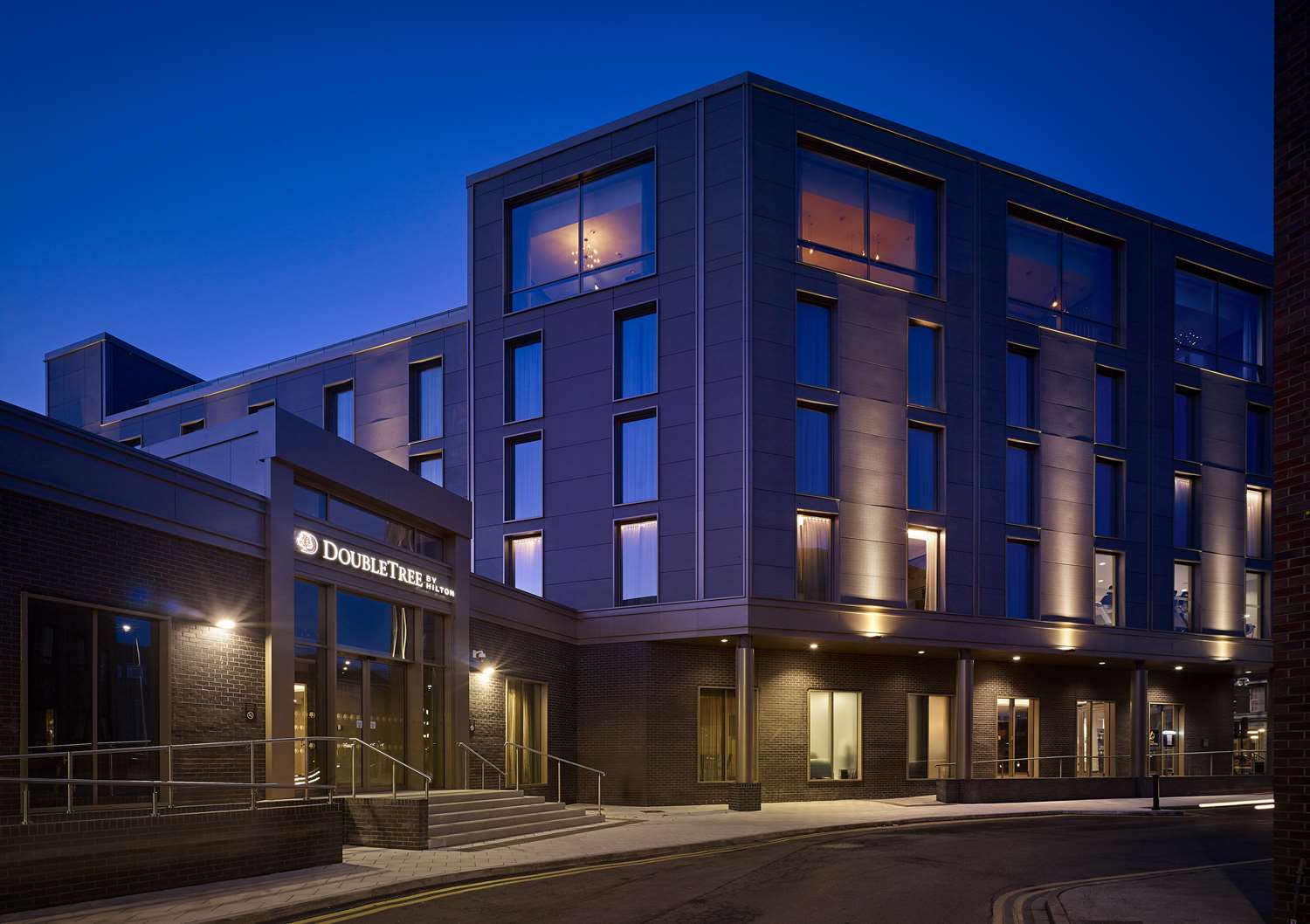 DoubleTree by Hilton Hull 1
