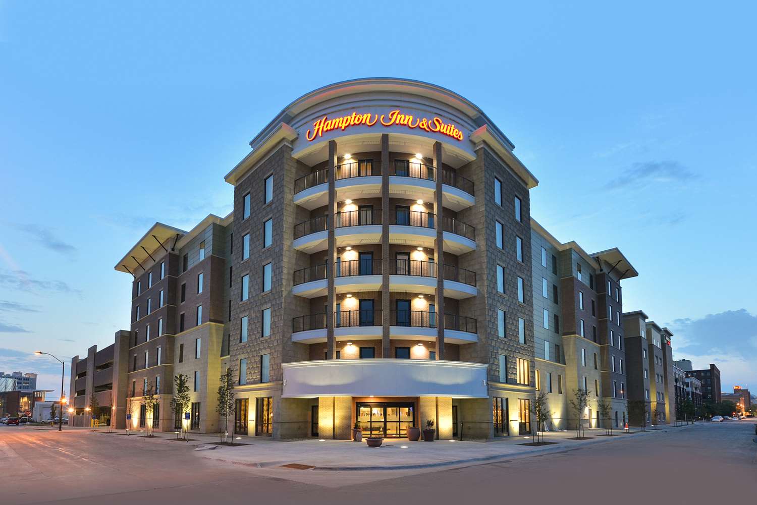 Hampton Inn & Suites Des Moines Downtown 1