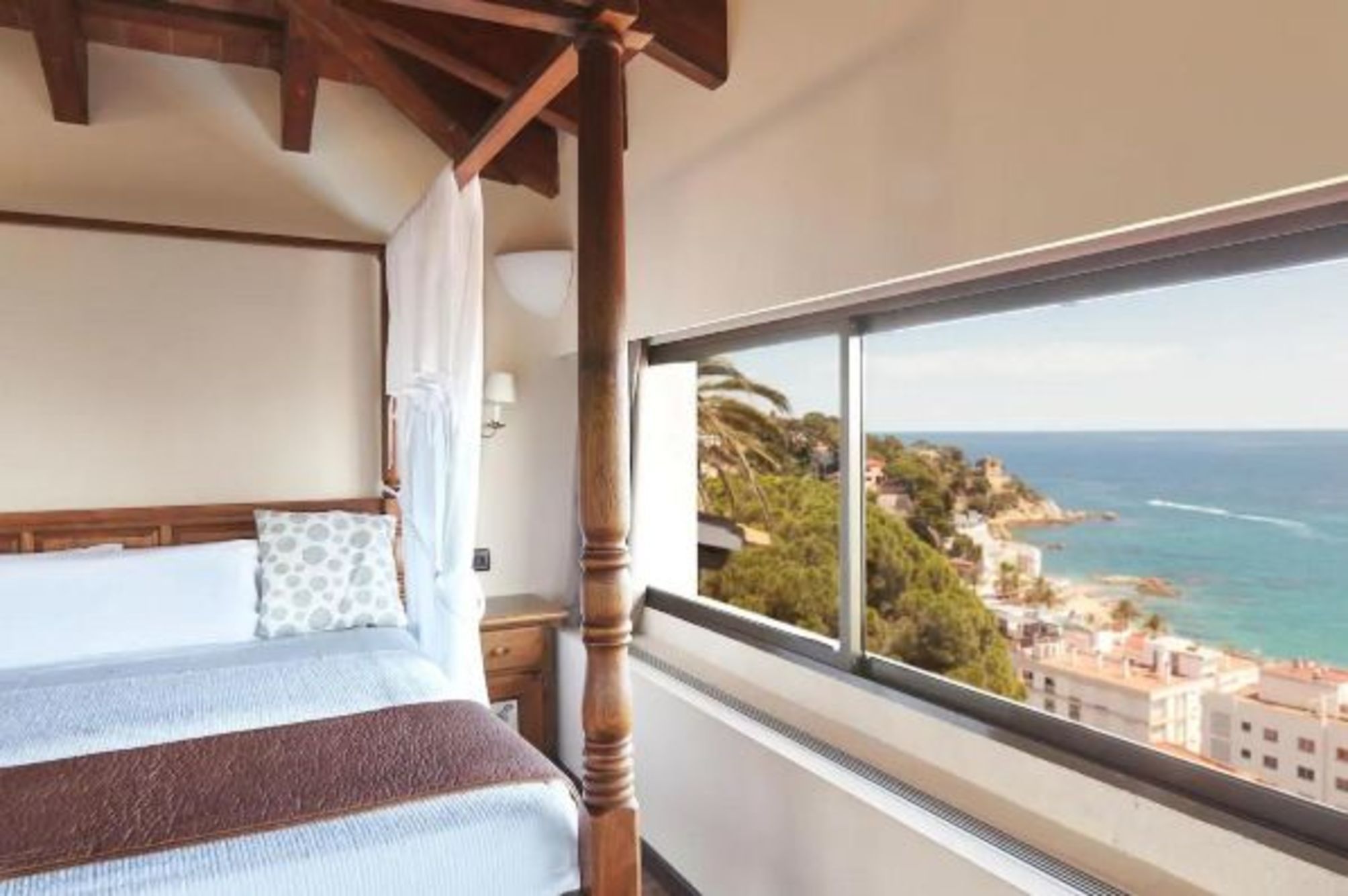 Hotel Roger de Flor by Seleqtta 2