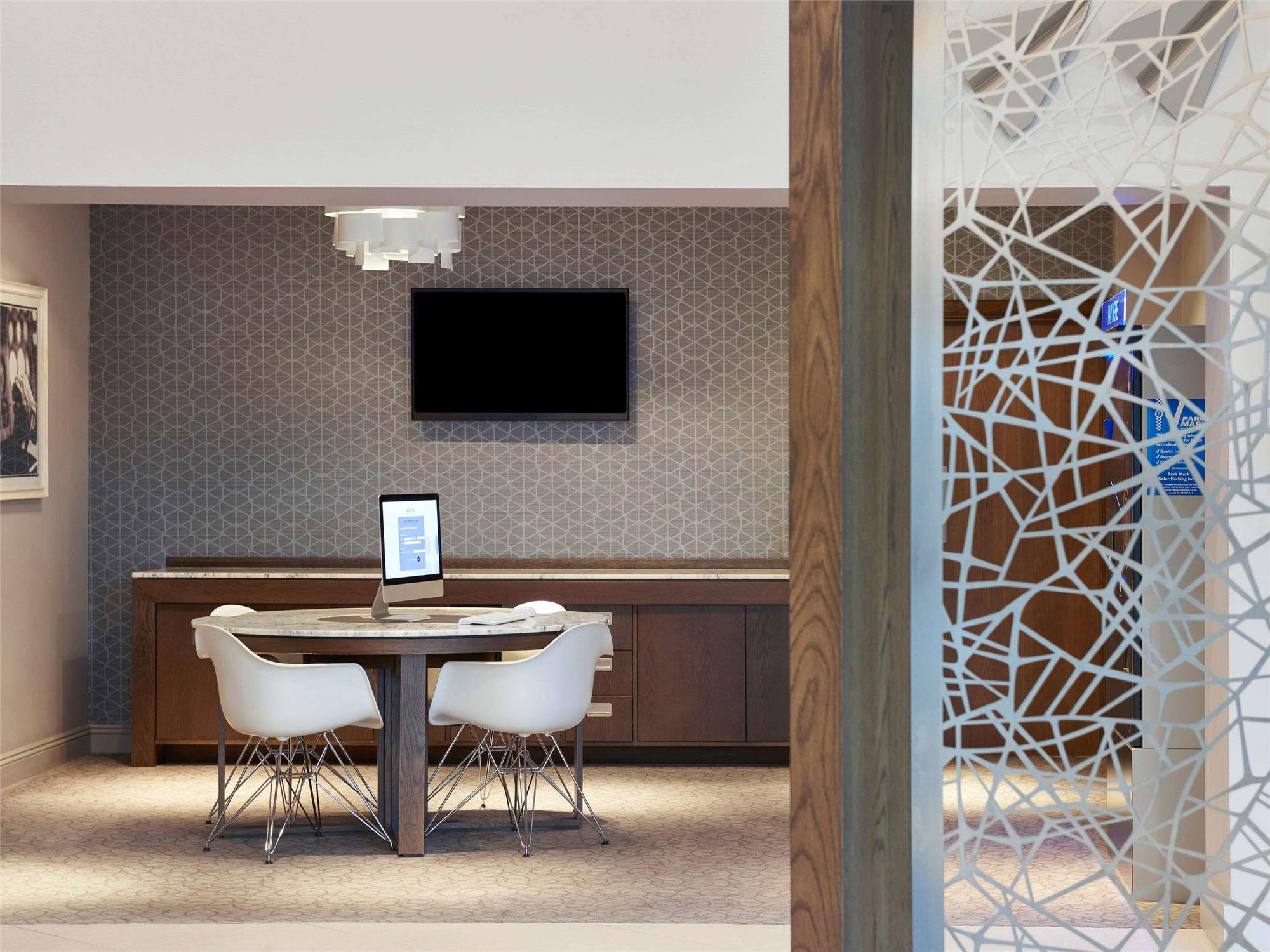 Novotel London Stansted Airport 2