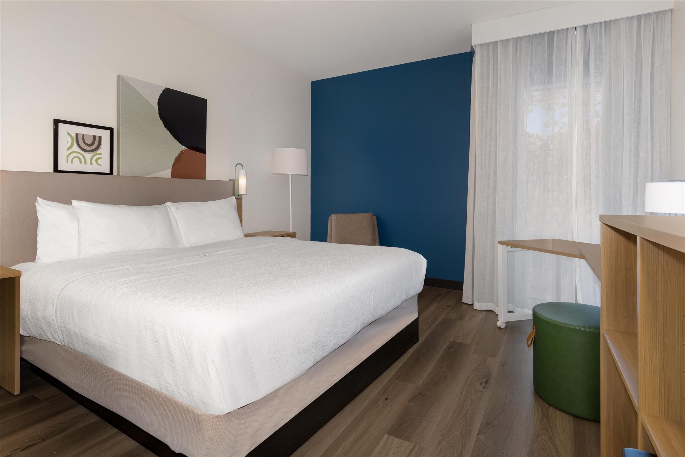 Spark By Hilton Montreal Midtown 1