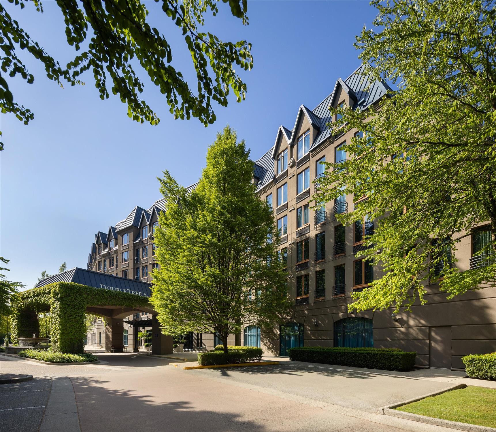 DoubleTree by Hilton North Vancouver 1