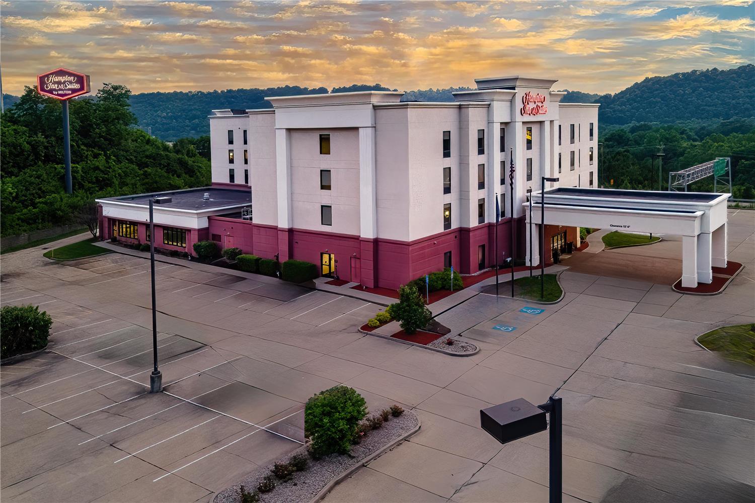 Hampton Inn & Suites Wilder 2