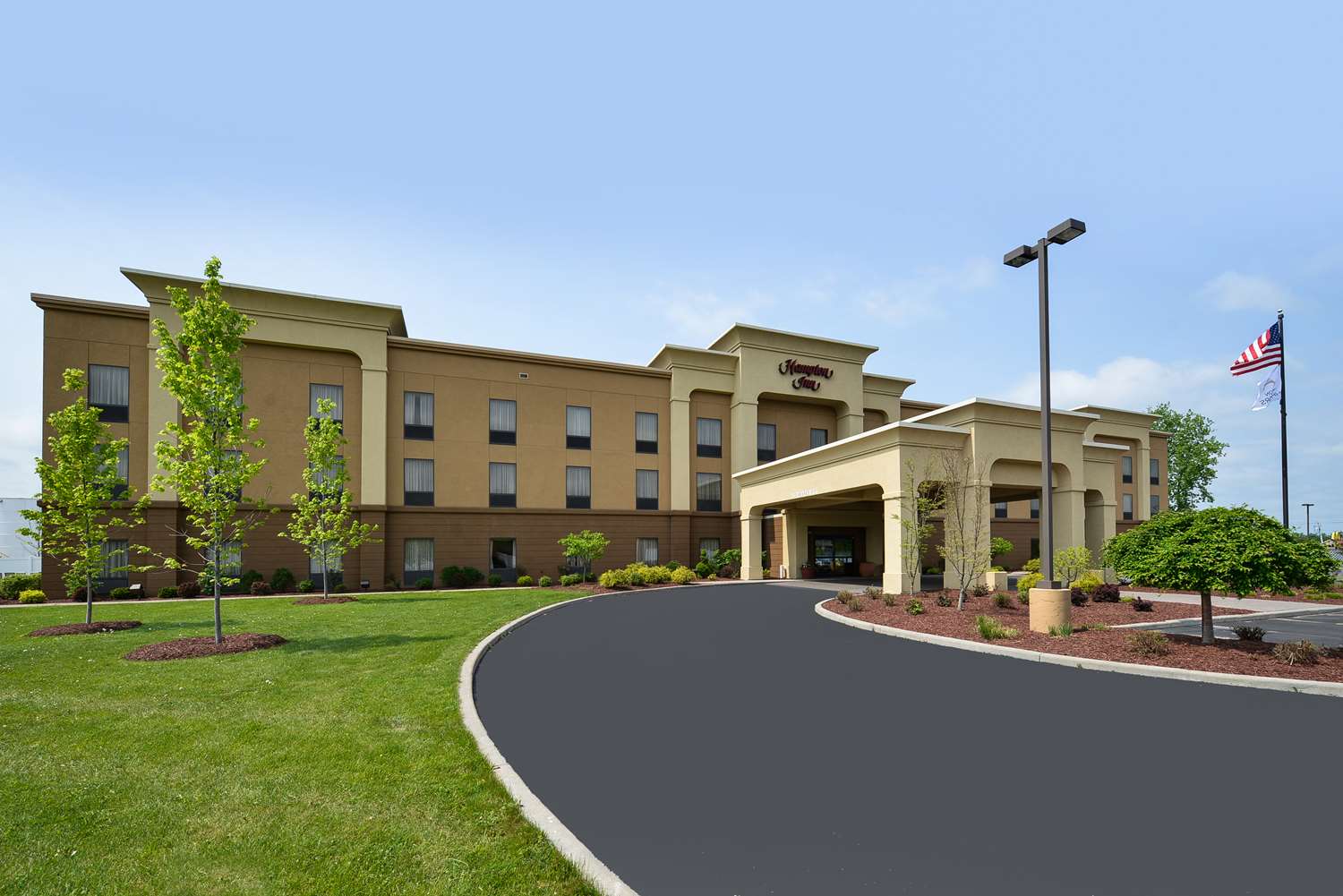 Hampton Inn Utica 1