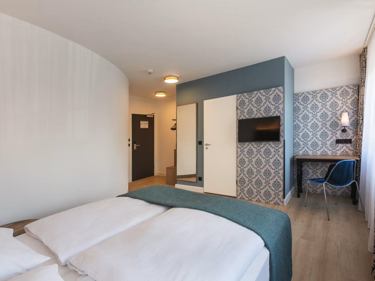 Premium  Queen Room