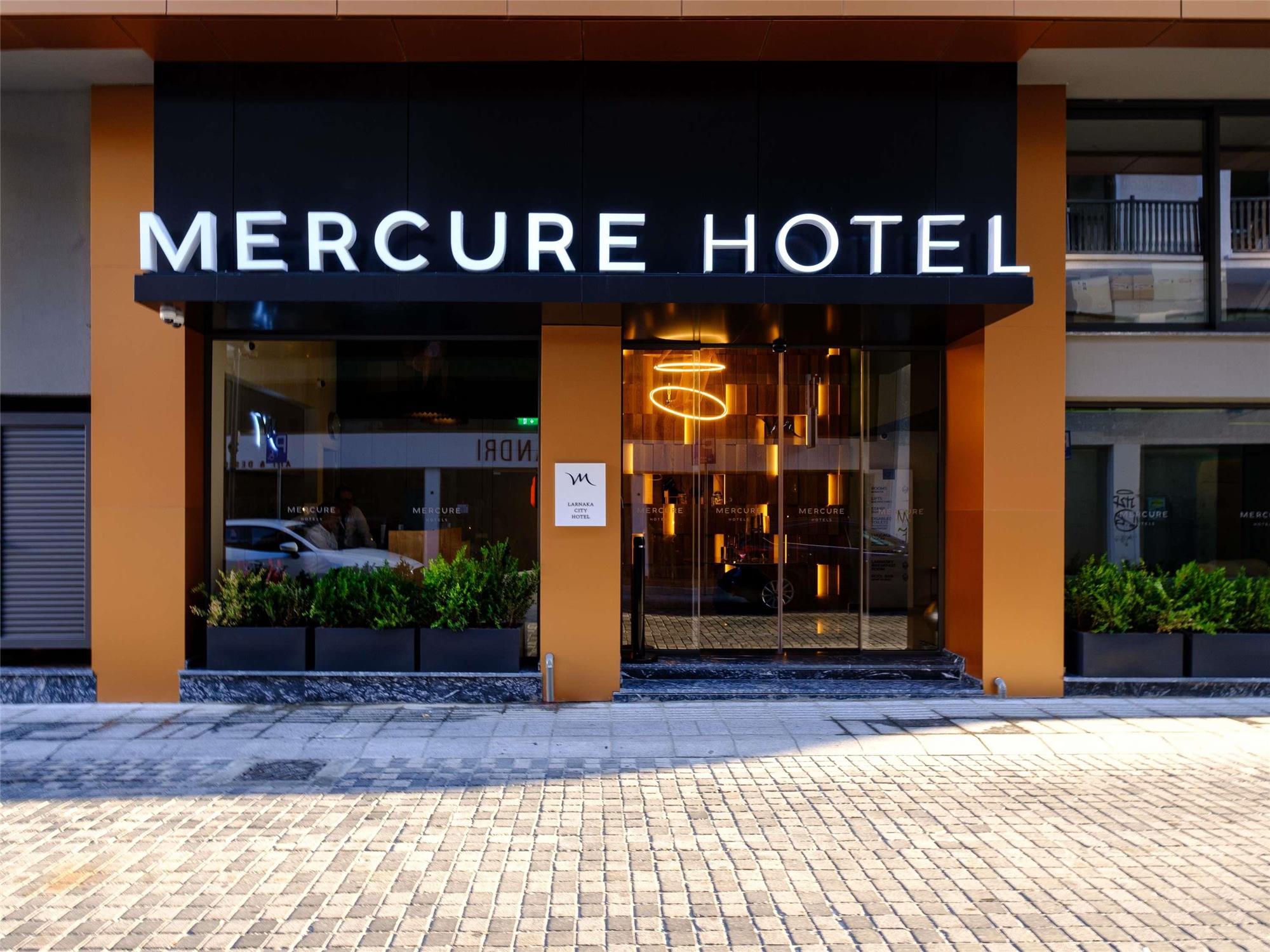 Mercure Larnaca Finikoudes Beach 2
