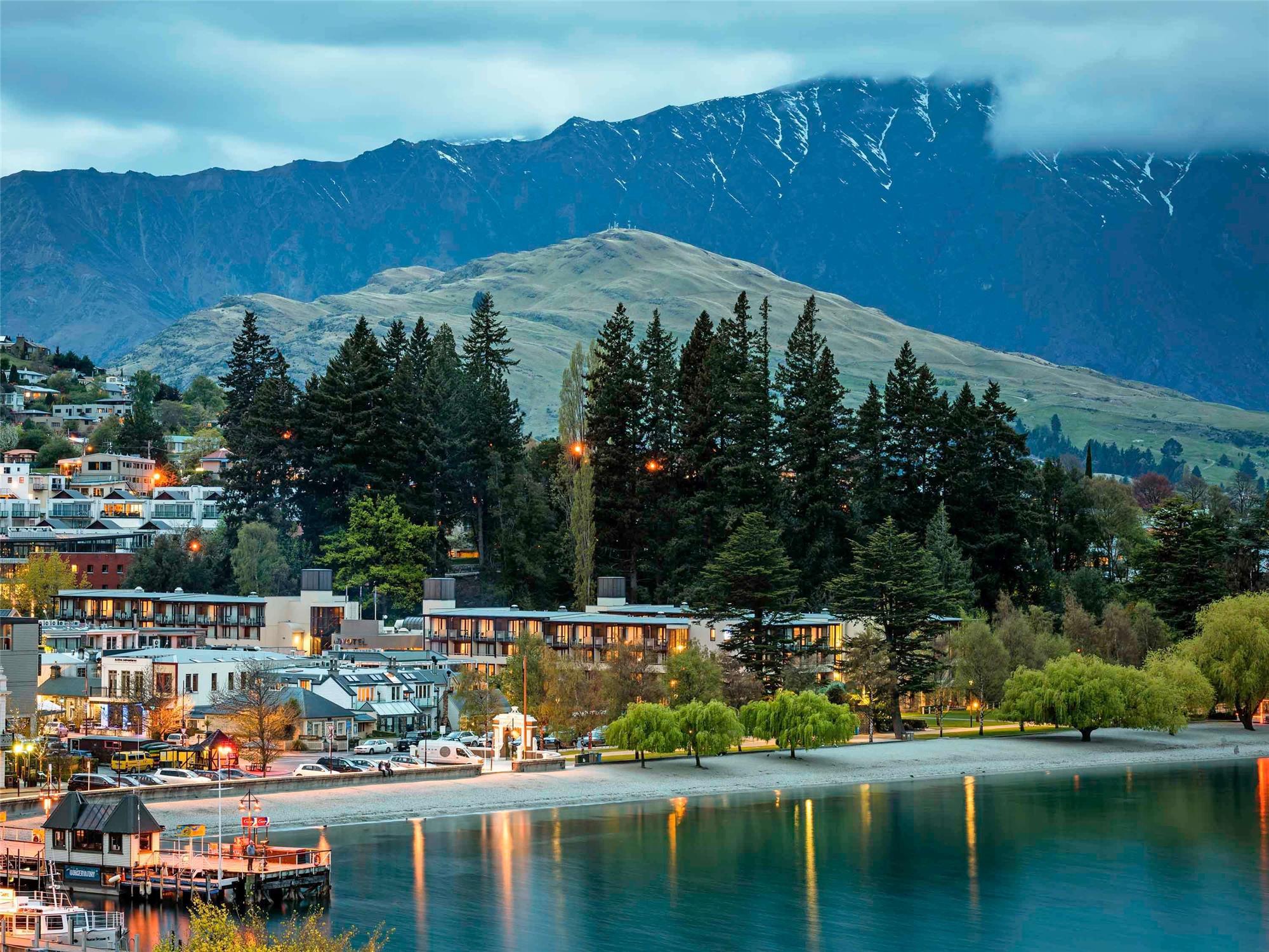 Novotel Queenstown Lakeside 2