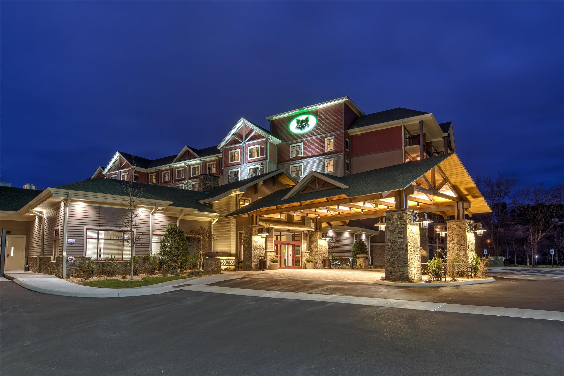 Black Fox Lodge Pigeon Forge, Tapestry Collection by Hilton 1