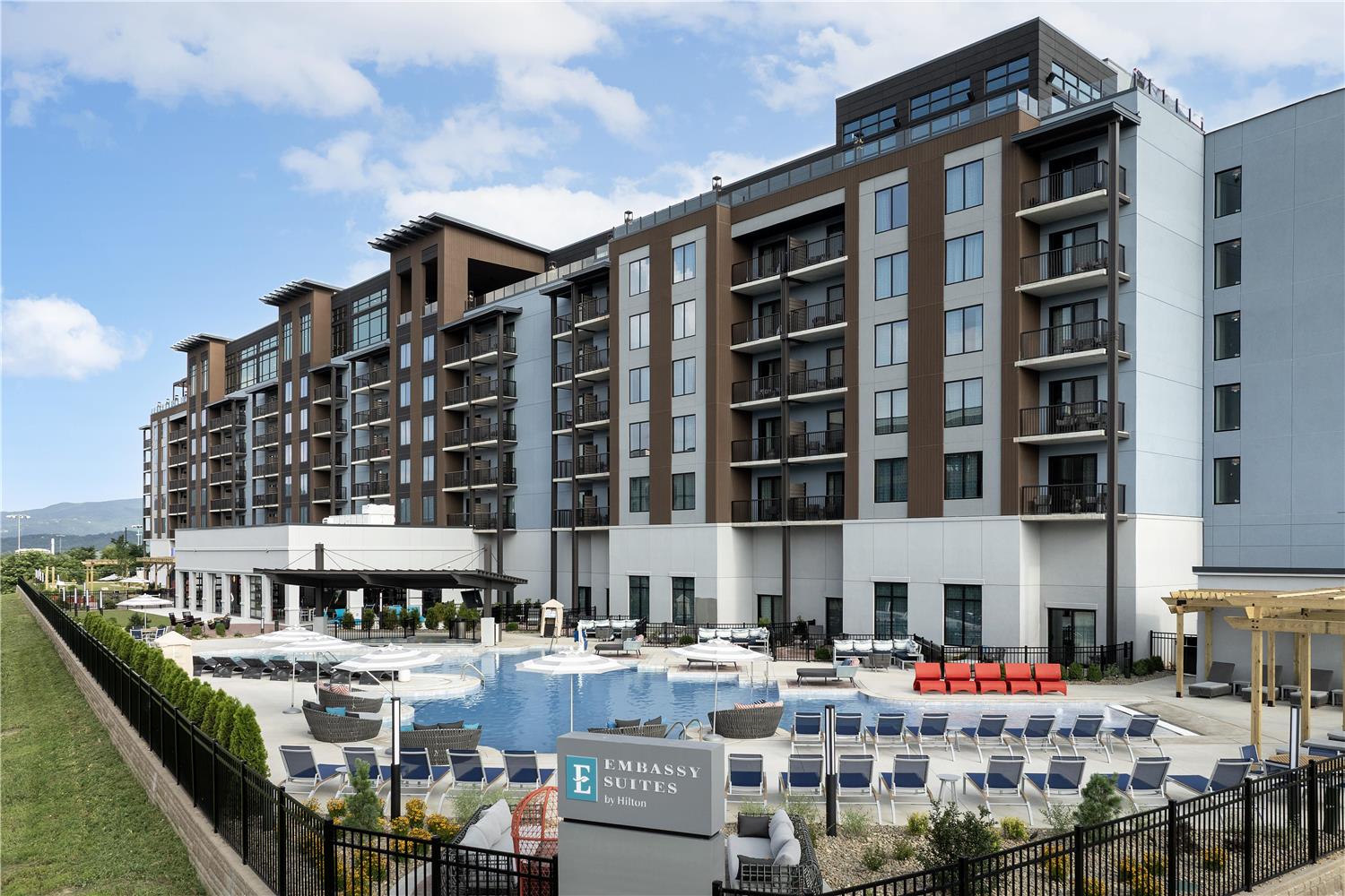 Embassy Suites By Hilton Pigeon Forge Resort 1