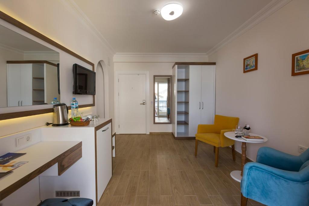 Family room deluxe 