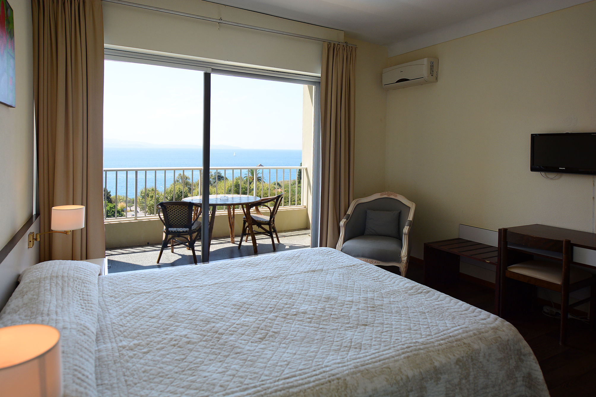  double room with sea view and bath