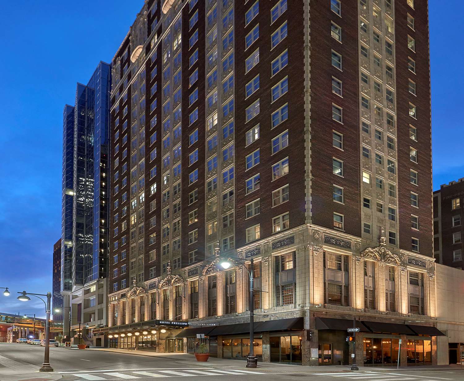 Hotel Phillips Kansas City, Curio Collection By Hilton 2