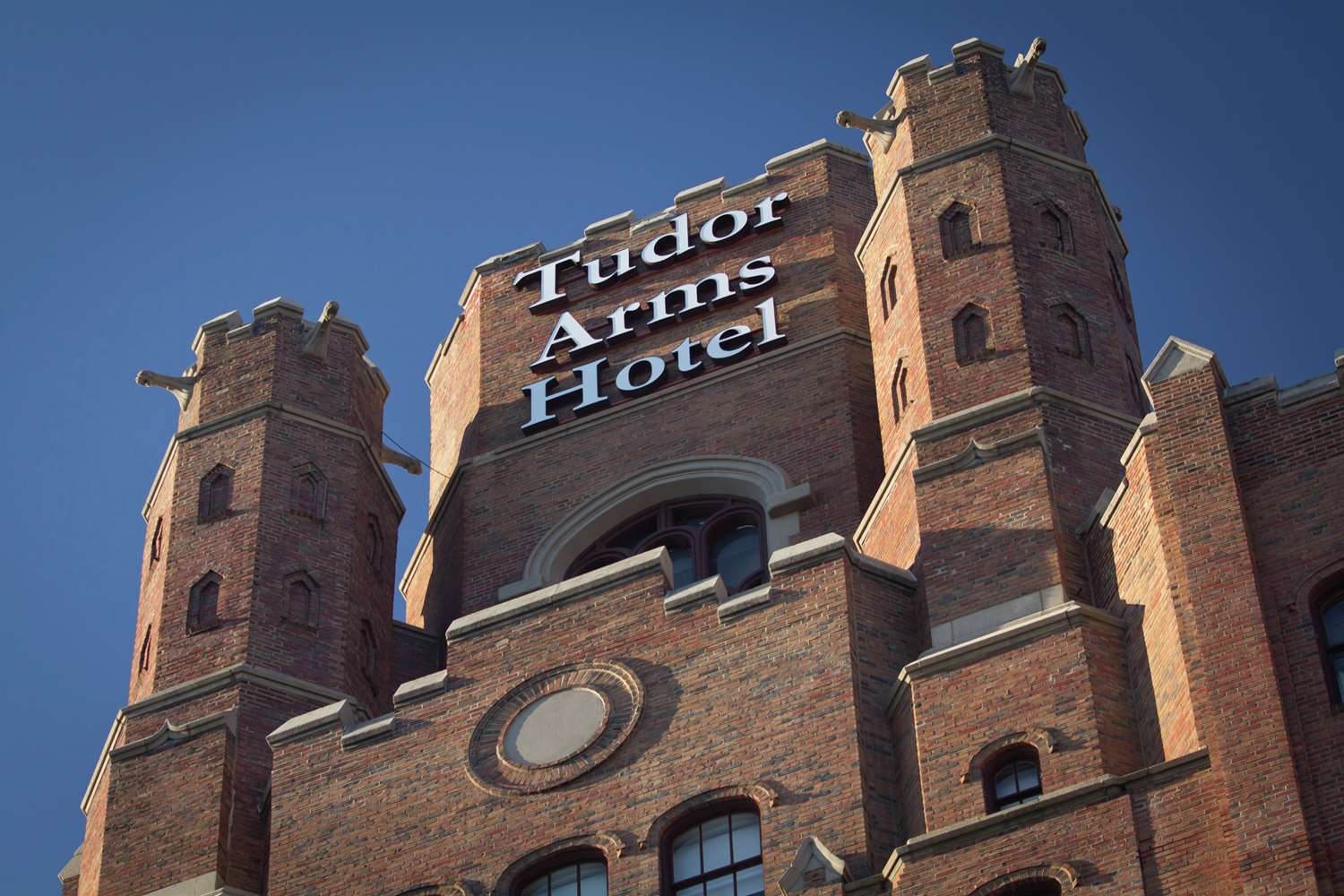 The Tudor Arms Hotel Cleveland - a DoubleTree by Hilton 1