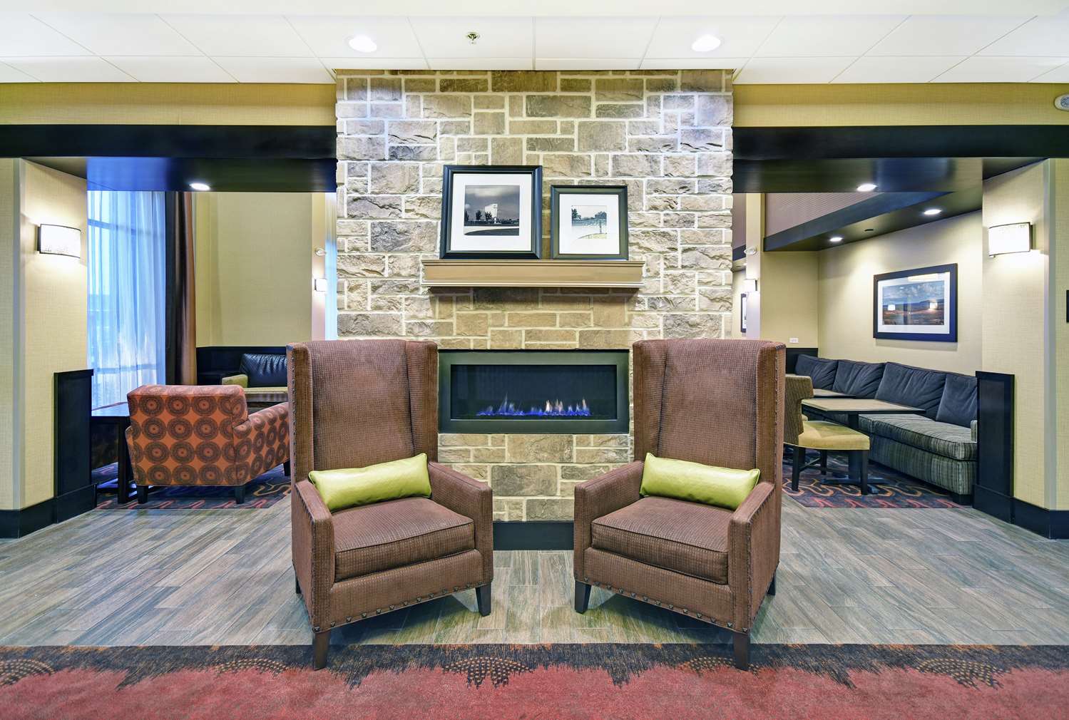 Hampton Inn & Suites Milwaukee/Franklin 1