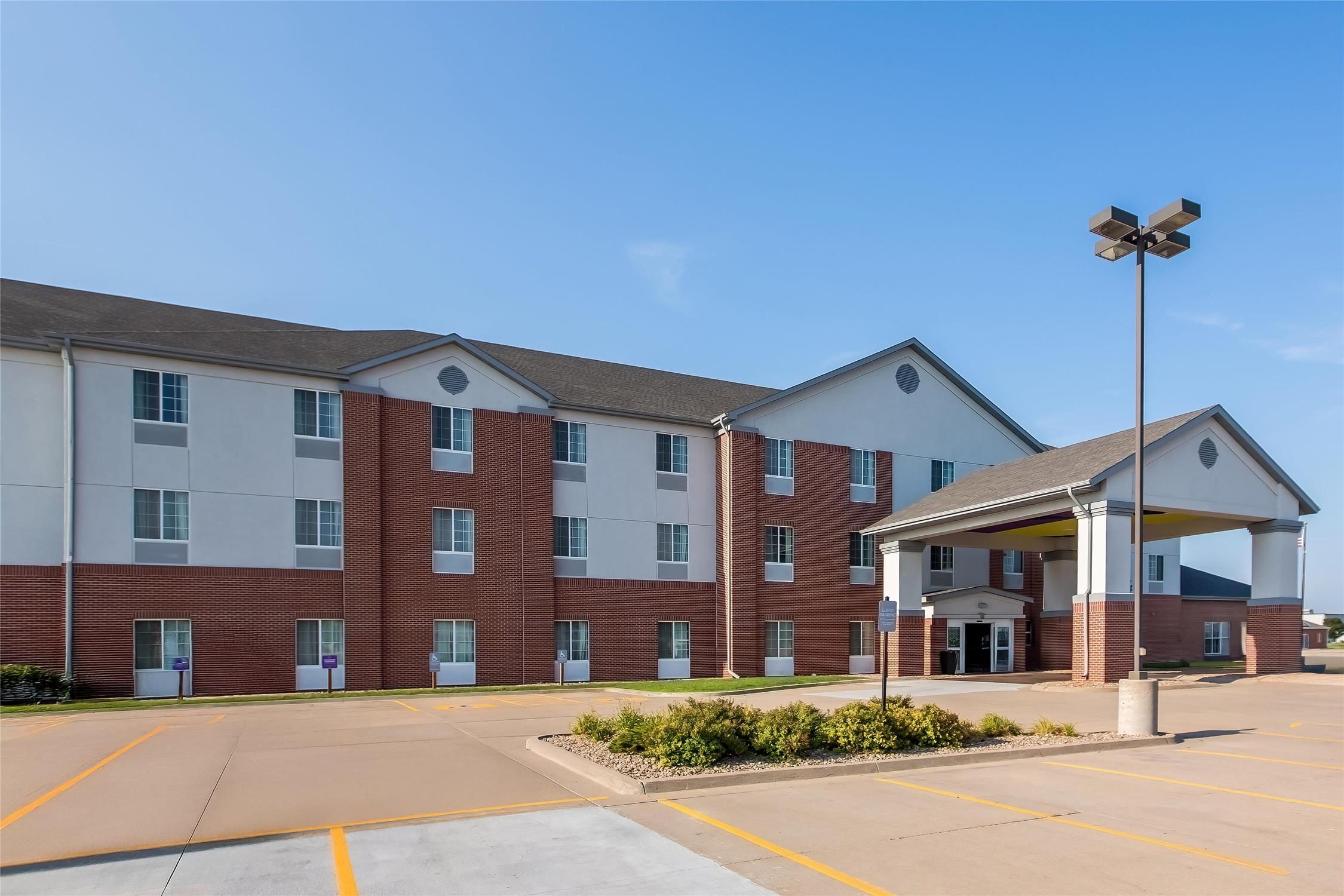 Spark by Hilton Grand Island 2