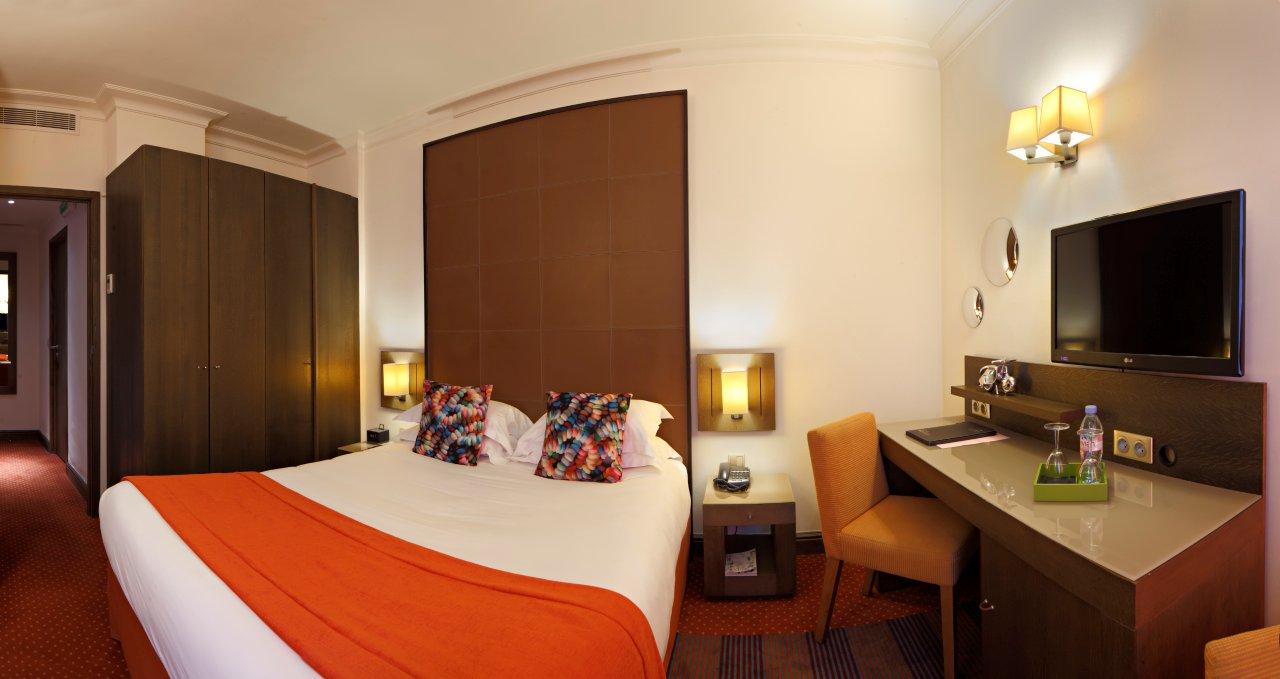 Westside Arc de Triomphe Hotel 2