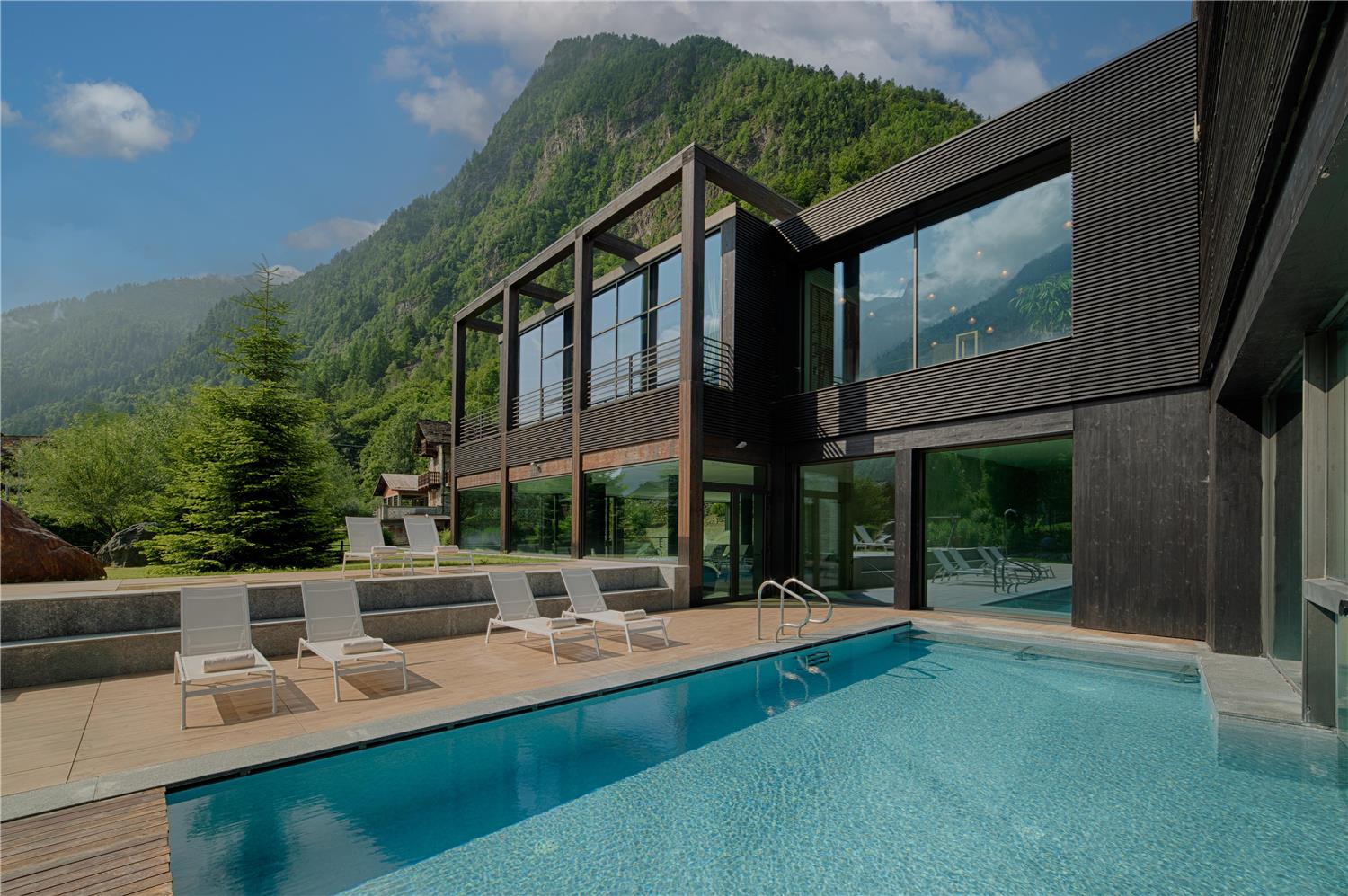 NH Collection Alagna Mirtillo Rosso 1