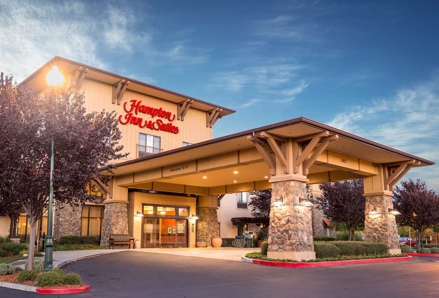 Hampton Inn & Suites Windsor - Sonoma Wine Country 2