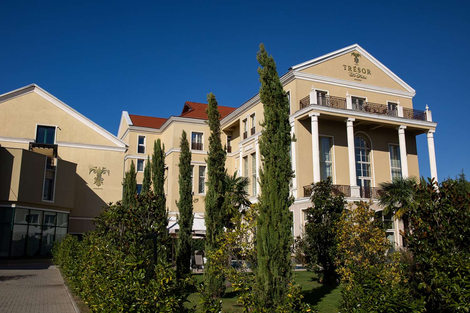 Tresor Le Palais Timisoara, Curio Collection by Hilton 2